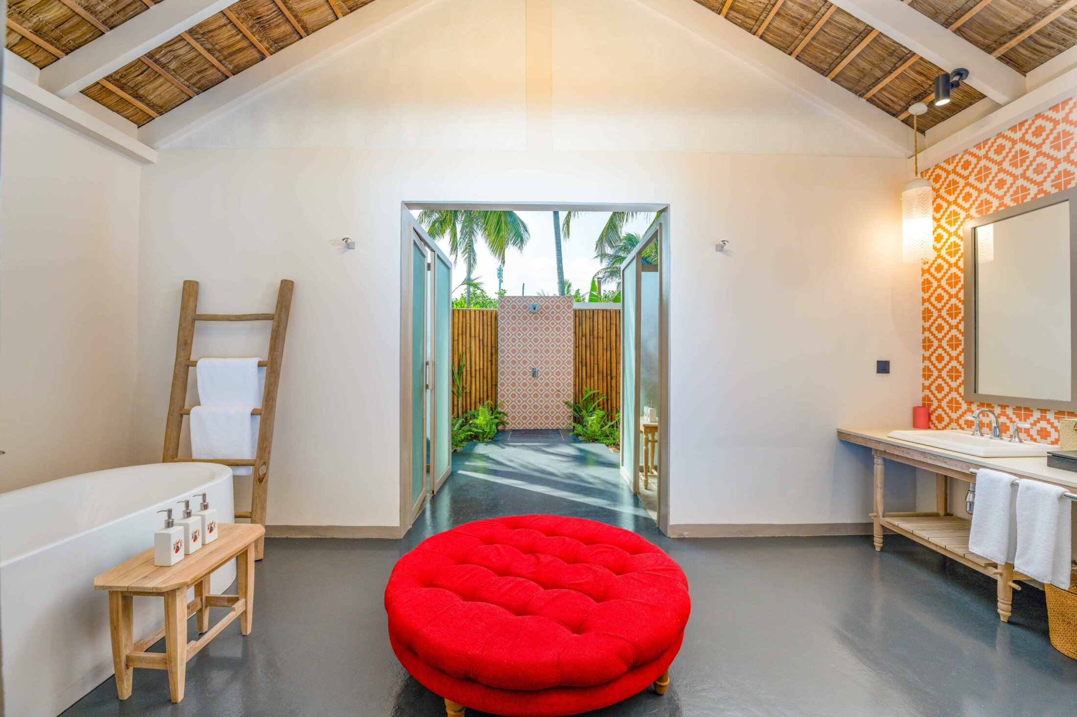 Cora Cora Maldives – Bad der Two Bedroom Beach Pool Suite