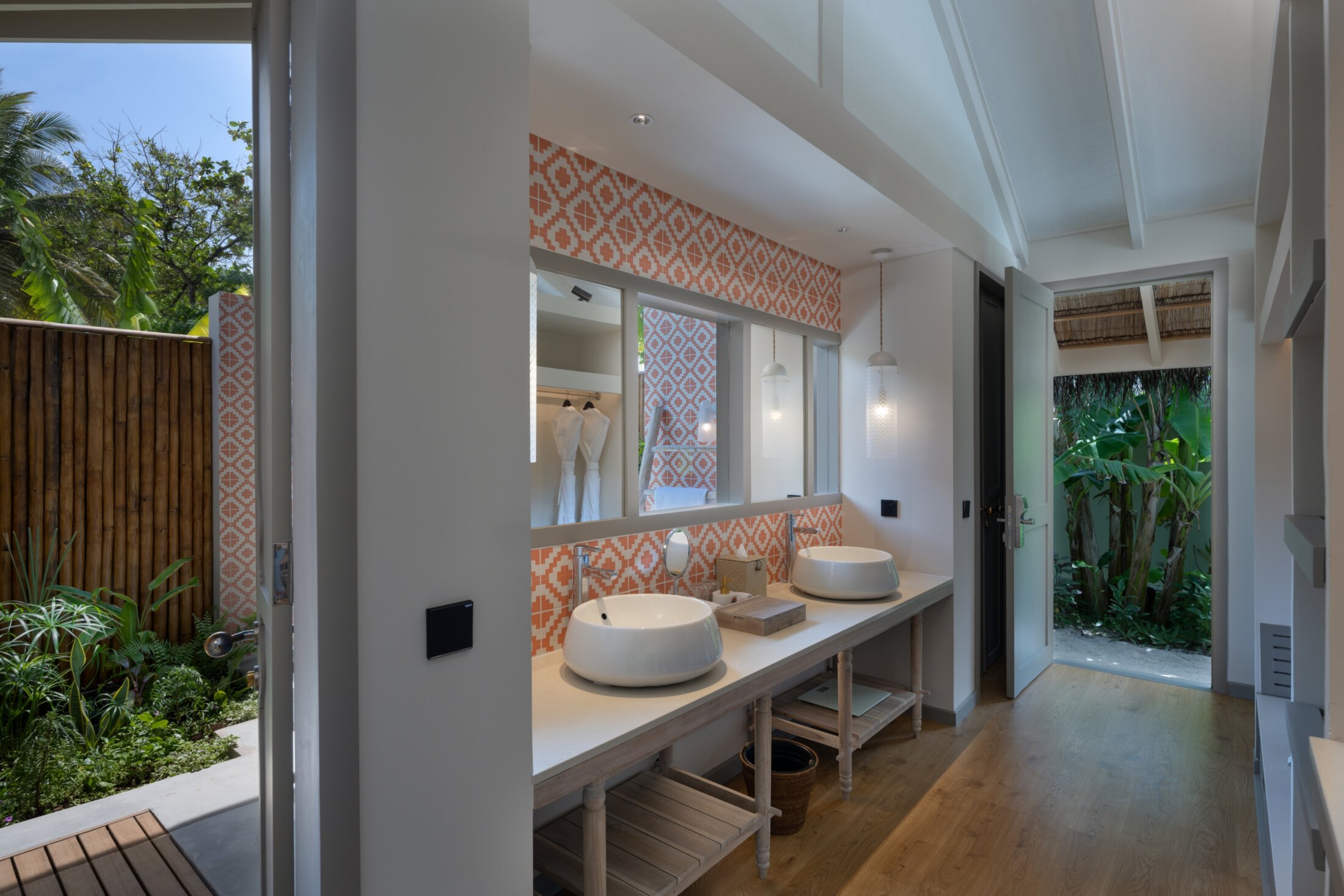 Cora Cora Maldives – Bad der Two Bedroom Family Beach Villa