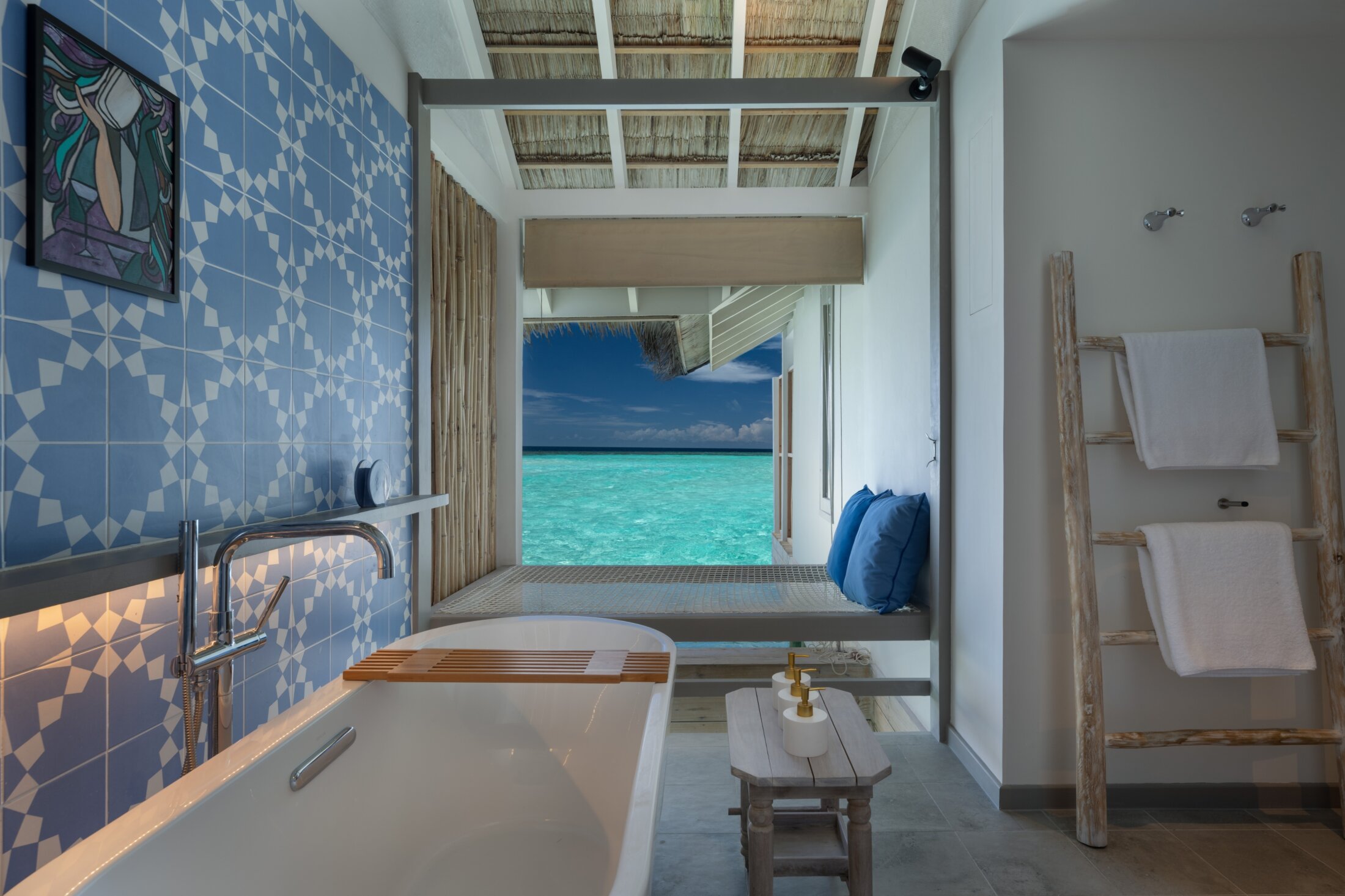 Cora Cora Maldives – Bad der Lagoon Pool Villa