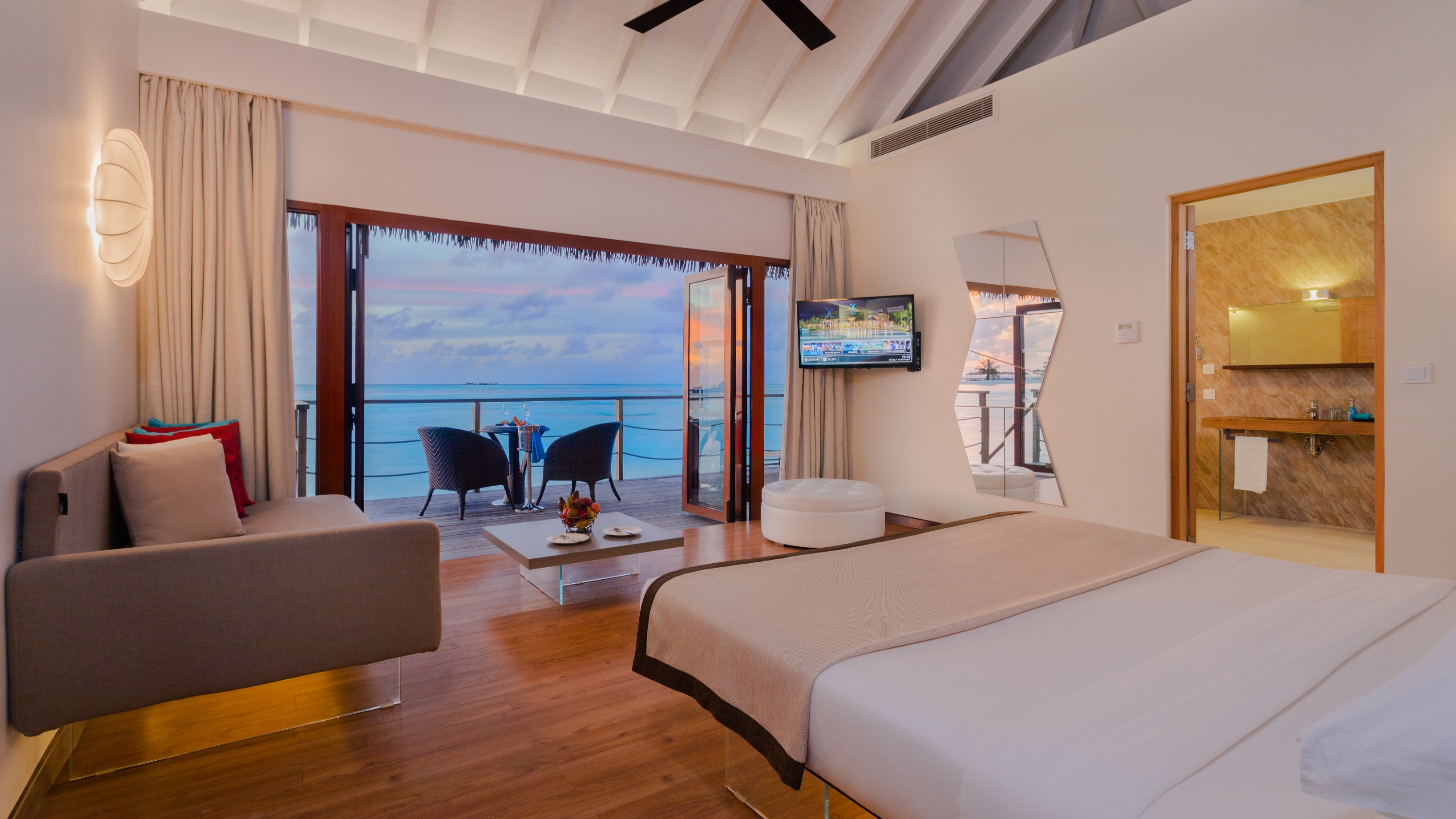 Cocoon Maldives – Pool und Villa