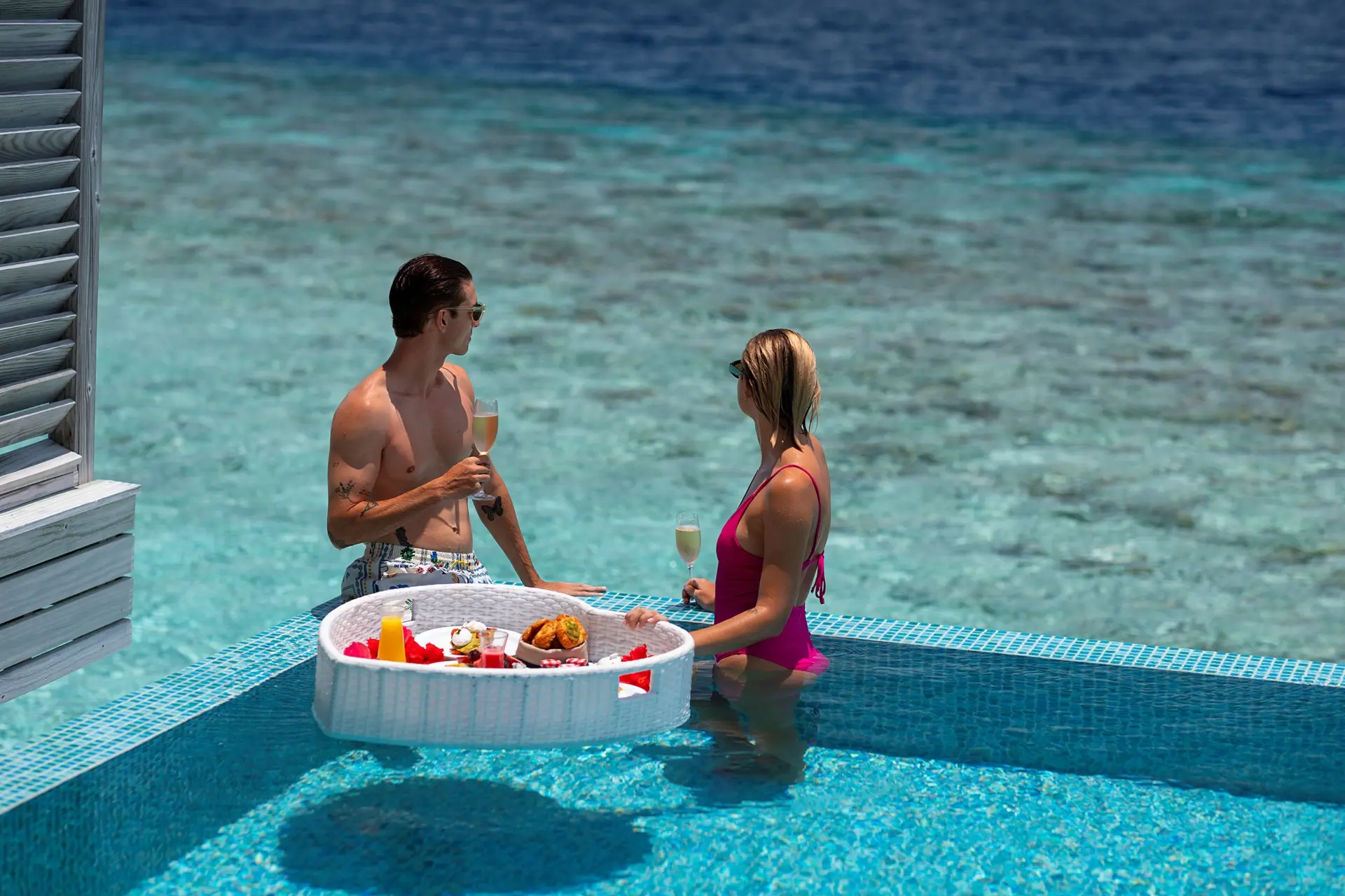Niva Dhigali Maldives – Floating Breakfast