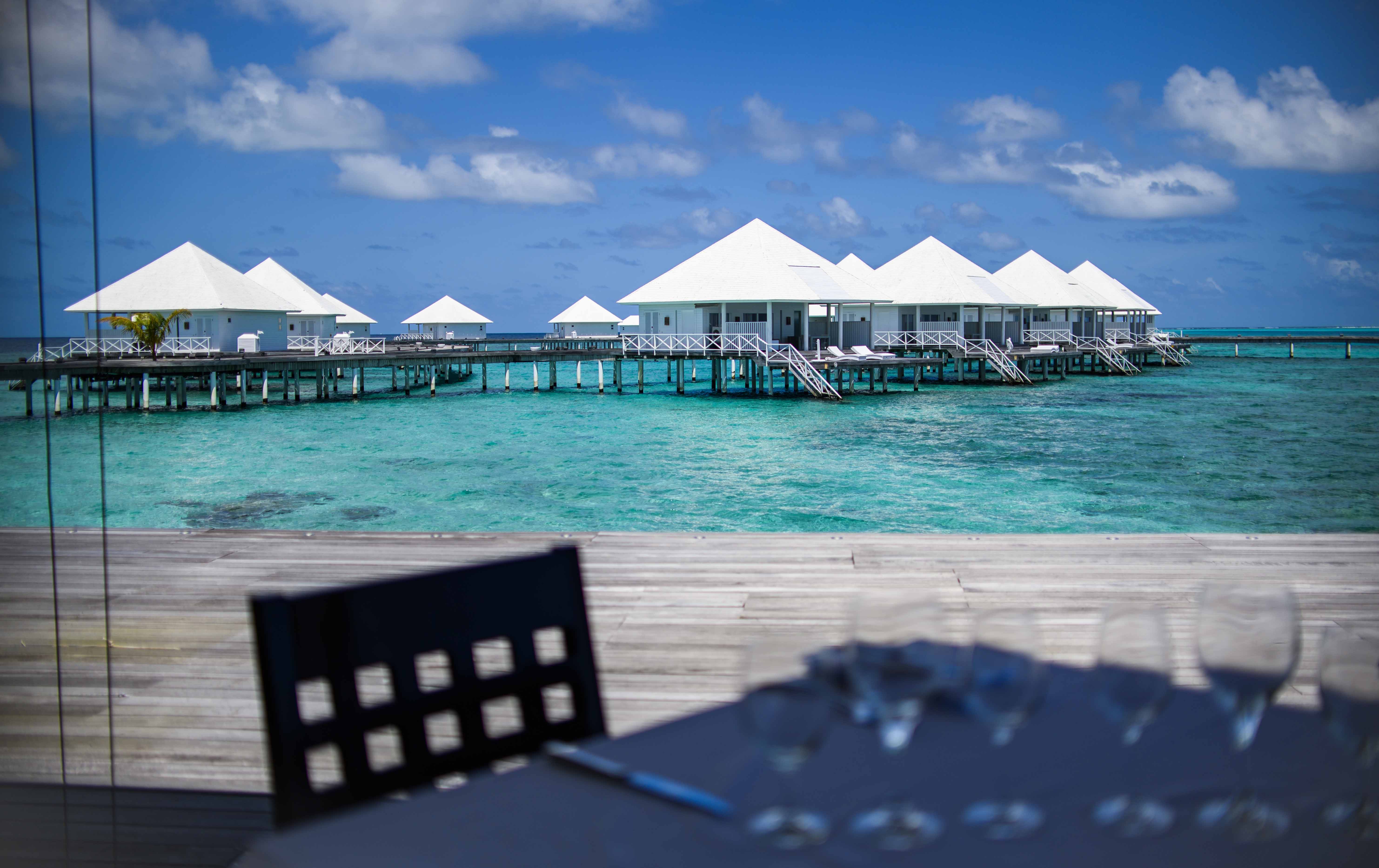 Diamonds Thudufushi – Dining über dem Wasser