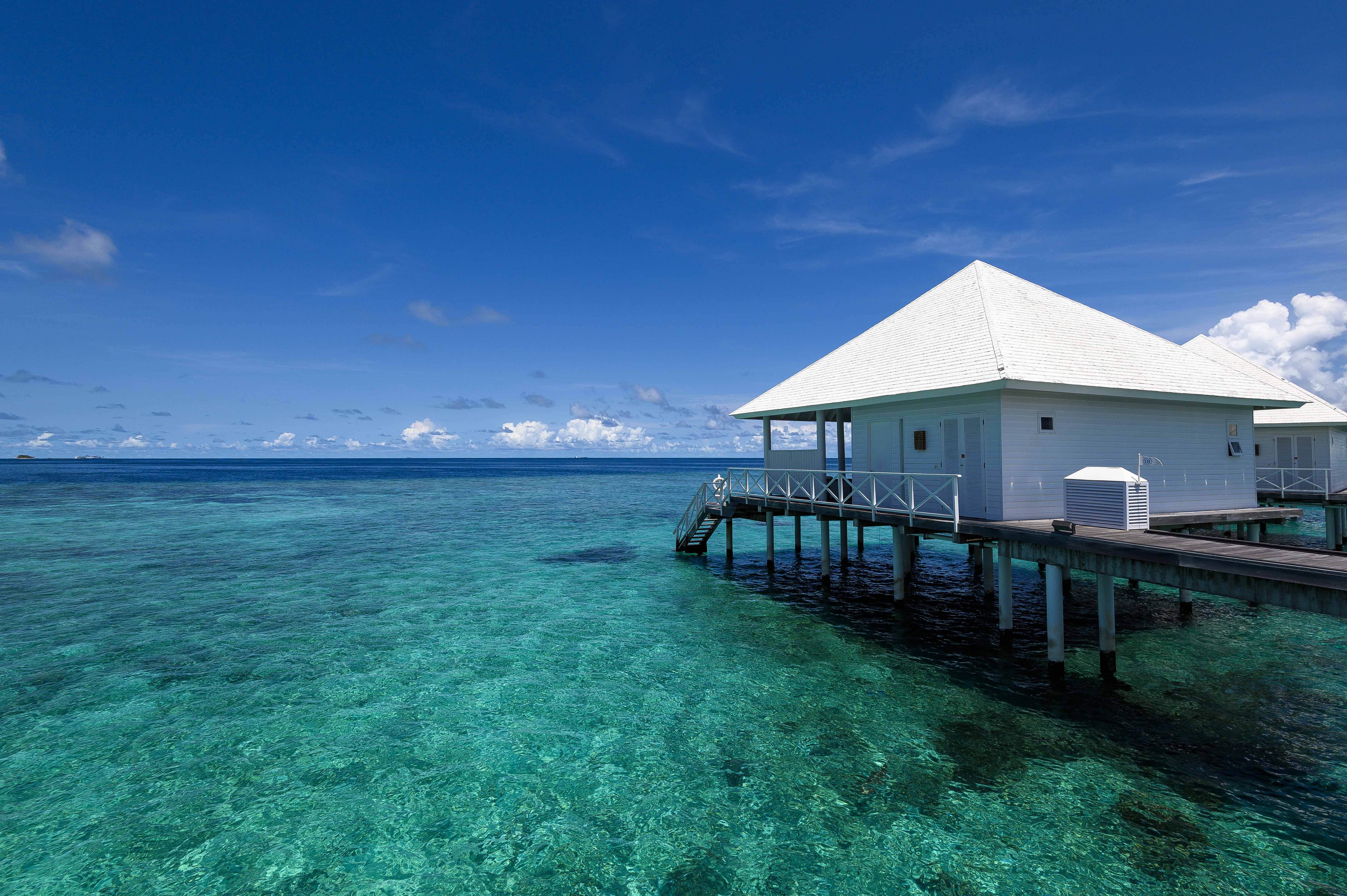 Diamonds Thudufushi – Interieur einer Overwater Villa