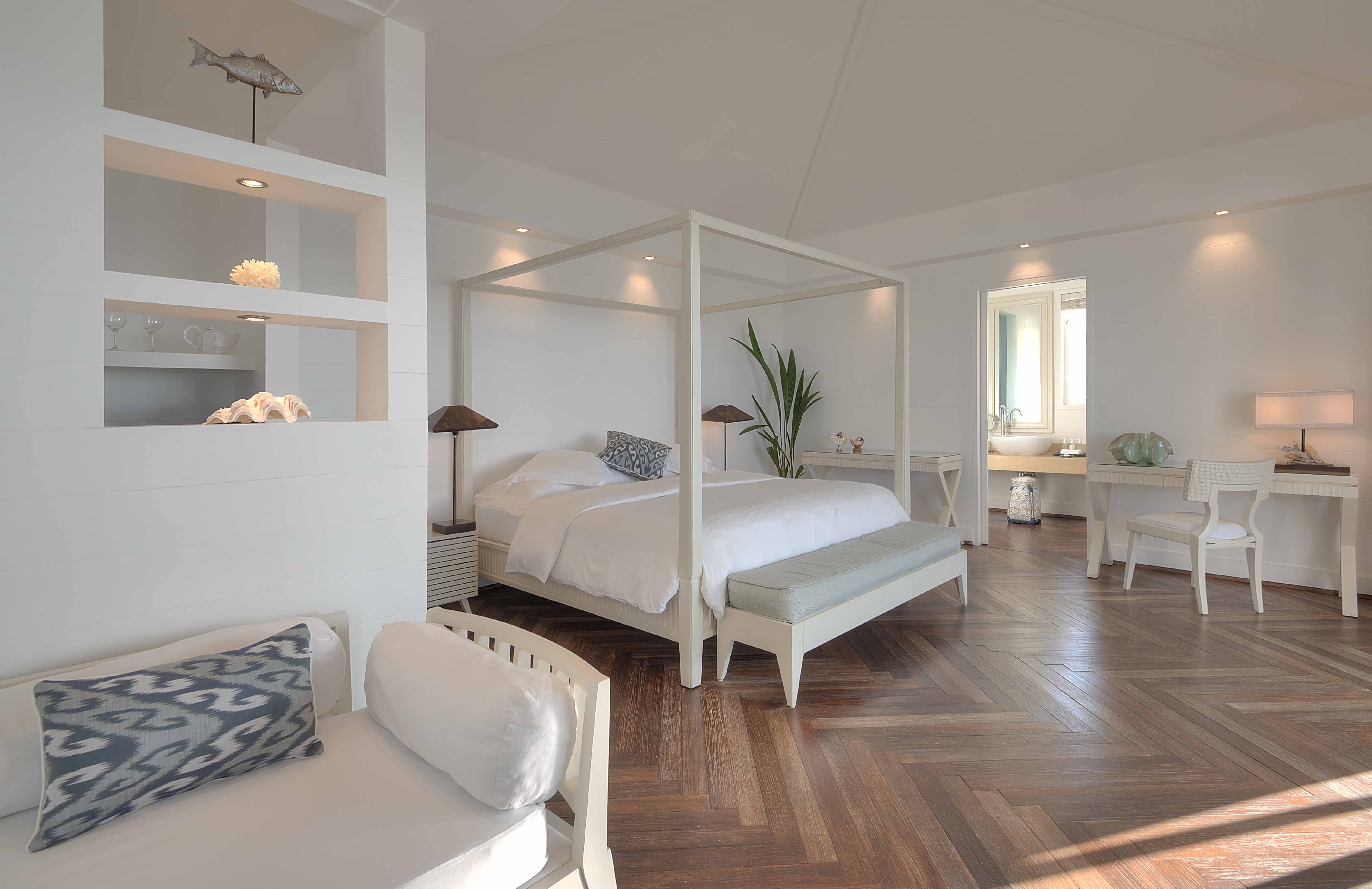 Diamonds Thudufushi – Bad einer Overwater Villa