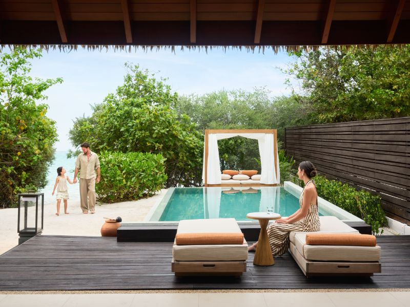 Strandvilla direkt am Strand mit Pool - Bild 1