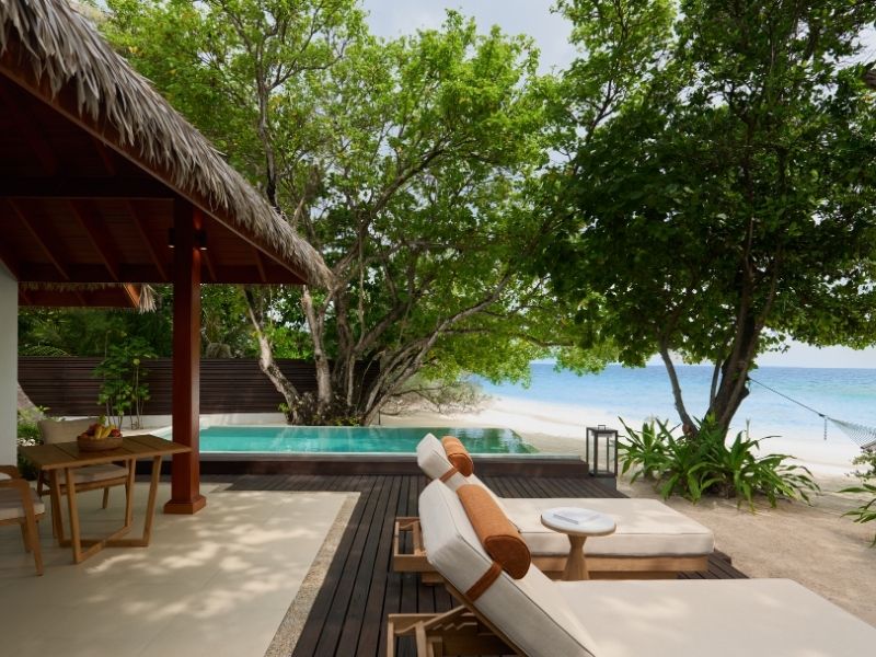 Strandvilla direkt am Strand mit Pool - Bild 2