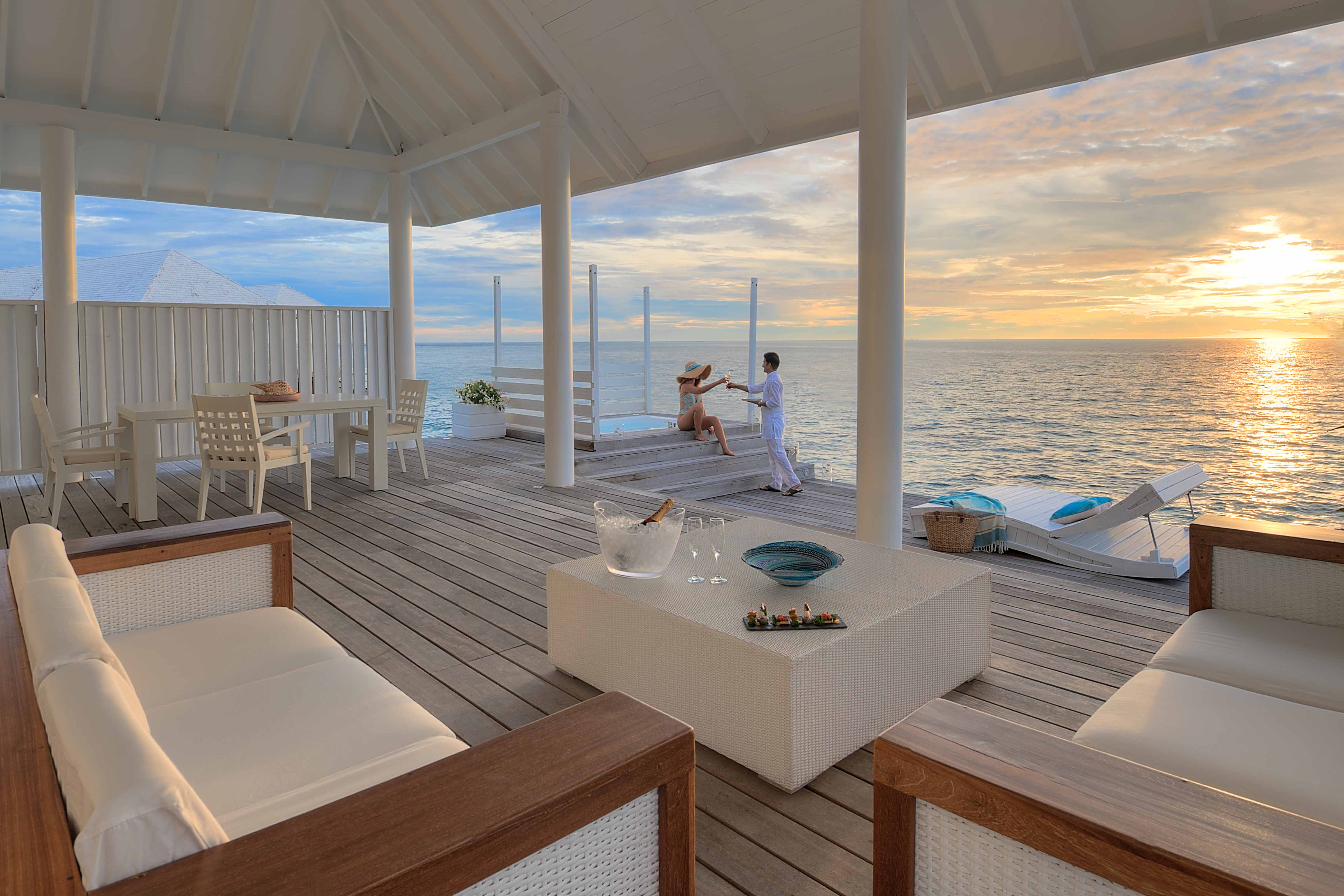 Wasservillen mit Jacuzzi - Bild 1
