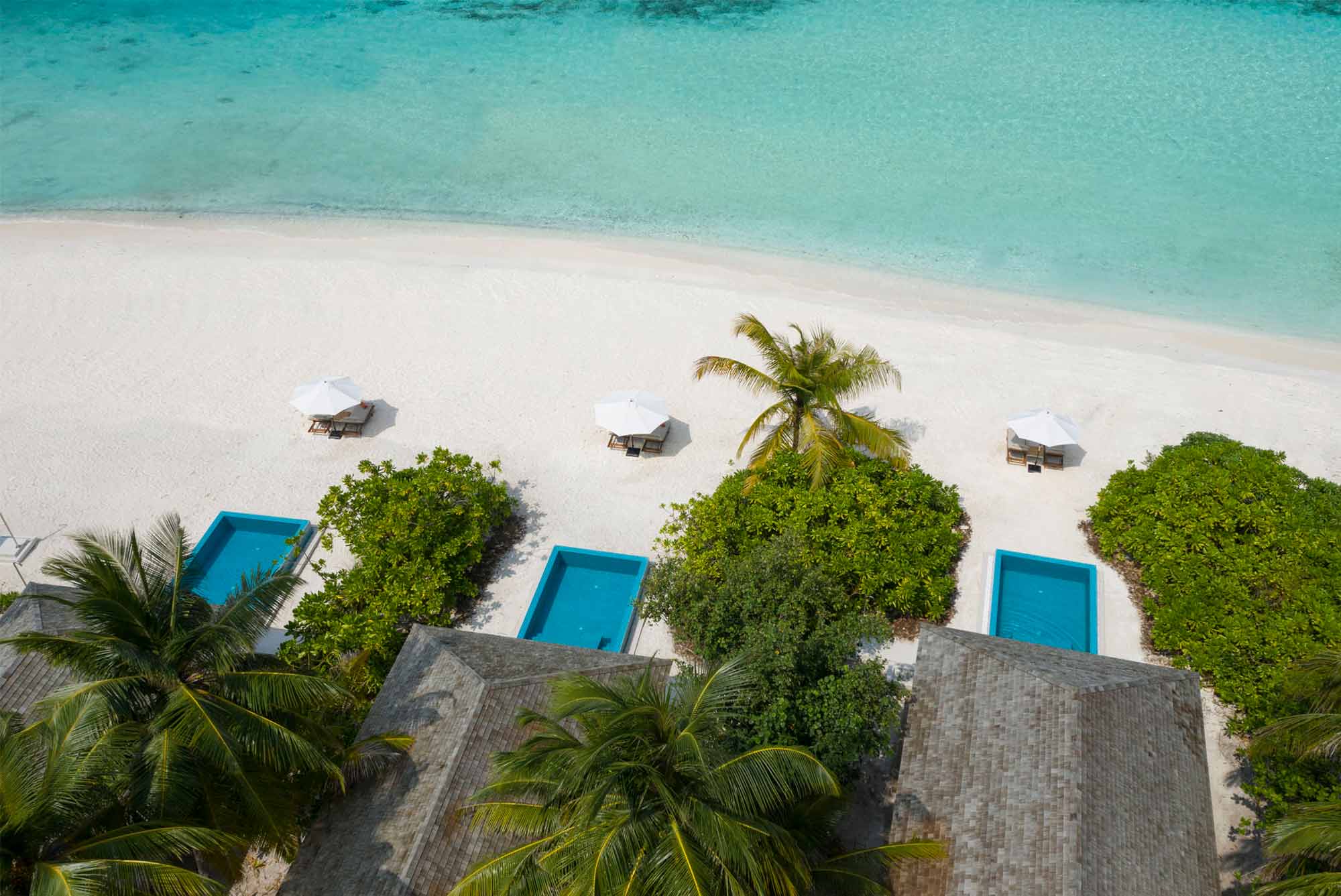 Terrasse einer Beach Villa mit Pool