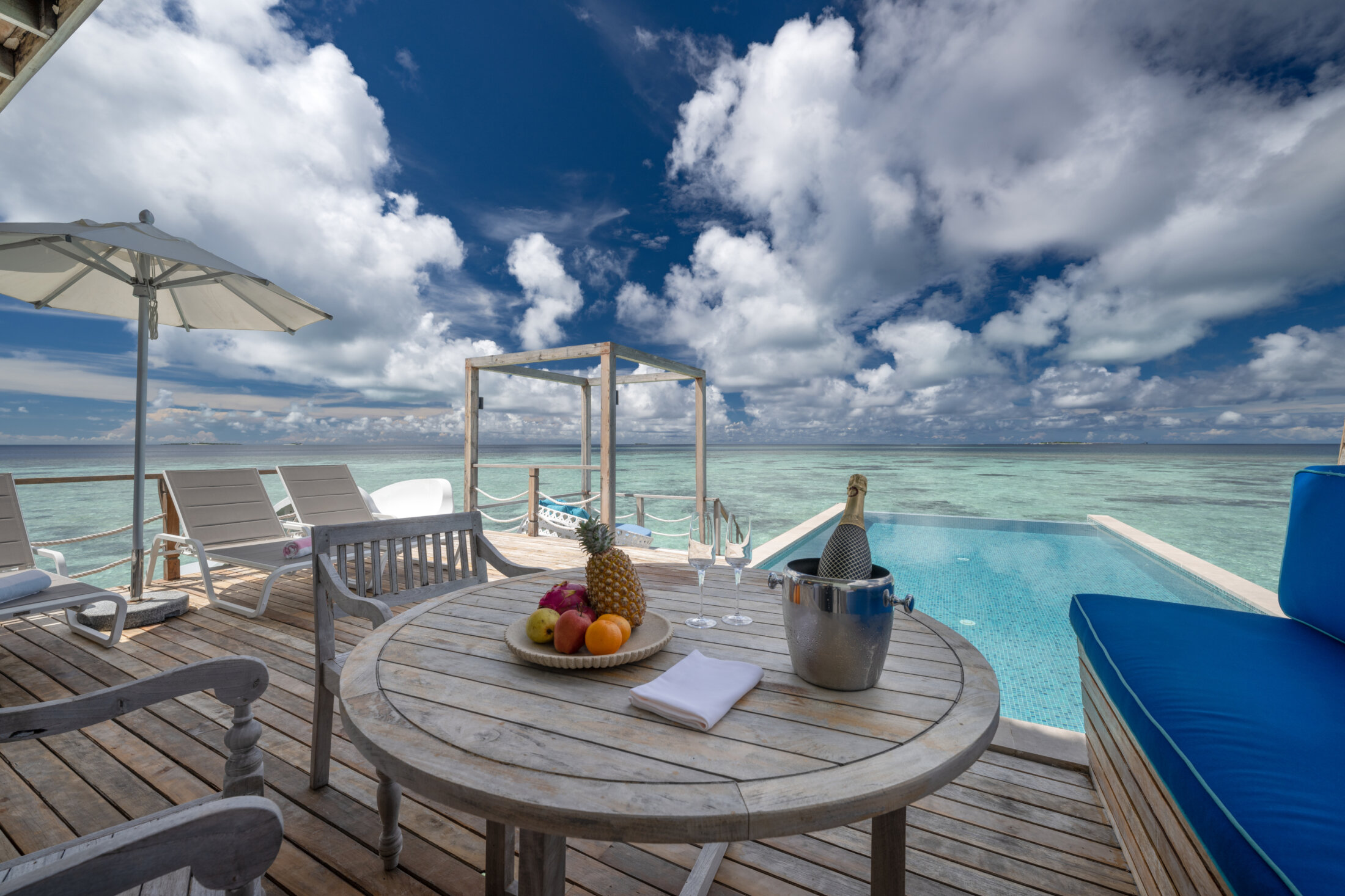 Lagunenvilla mit Pool, Rutsche und zwei Schlafzimmern - Bild 2