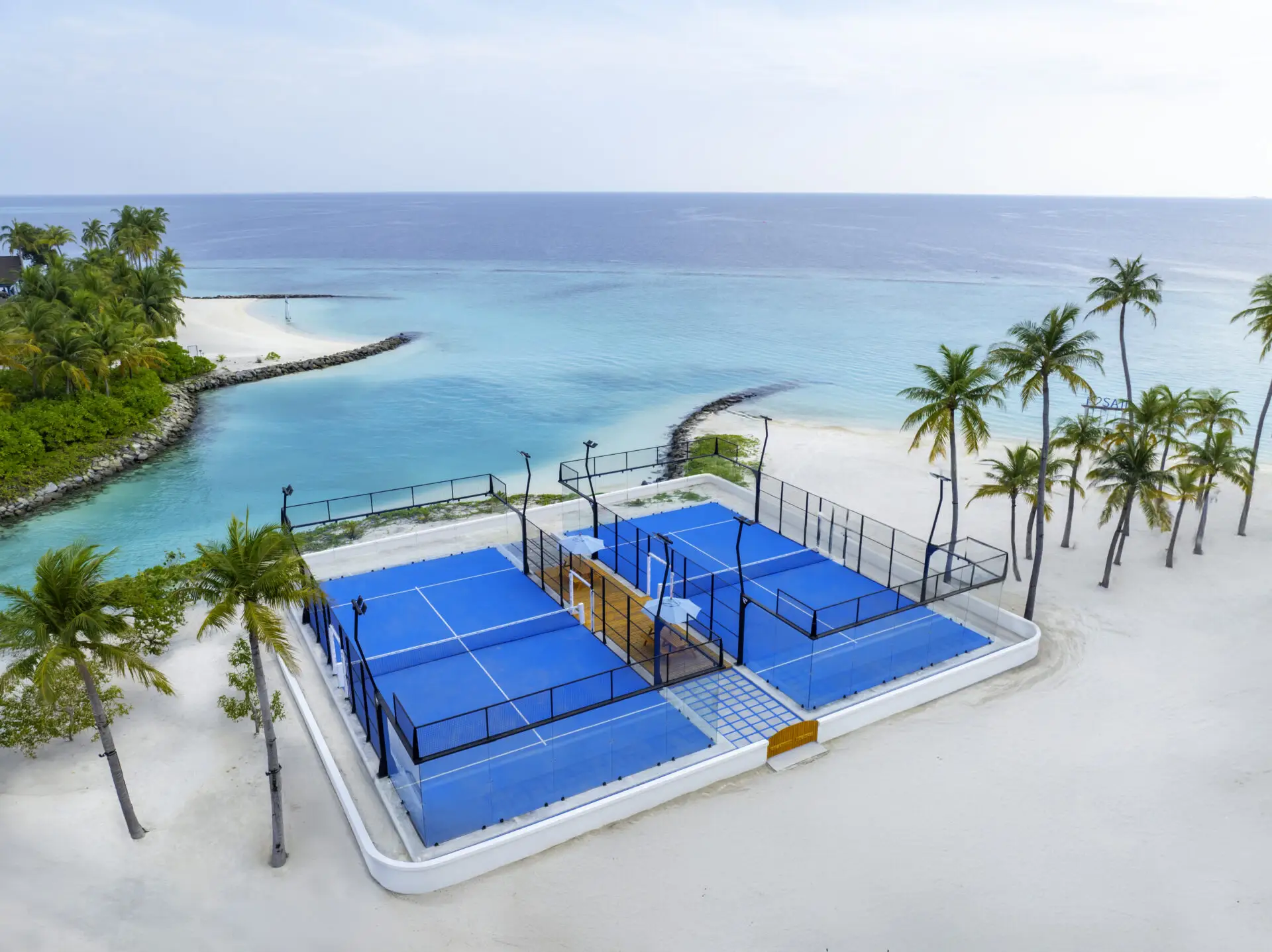 Padel am Ozean