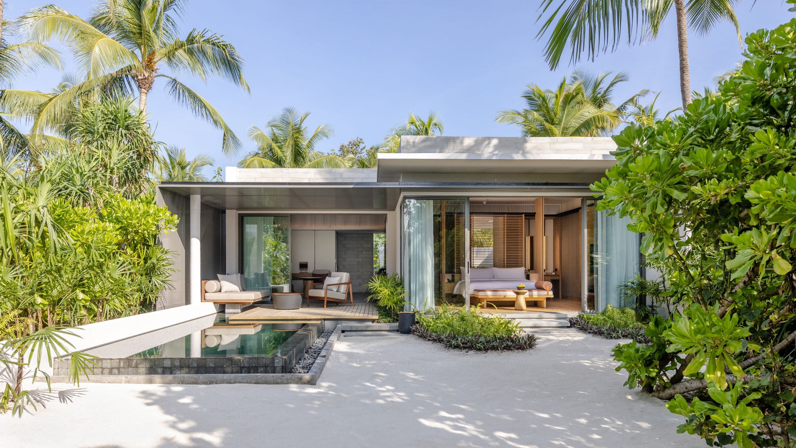 Strandvilla mit Pool, einem Schlafzimmer und Kingsize-Bett - Bild 1