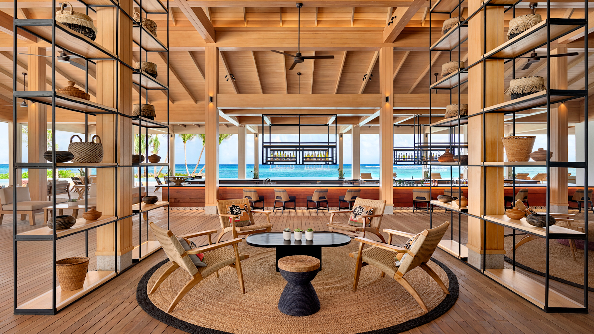 Aura Pool Bar & Cocktail Lab