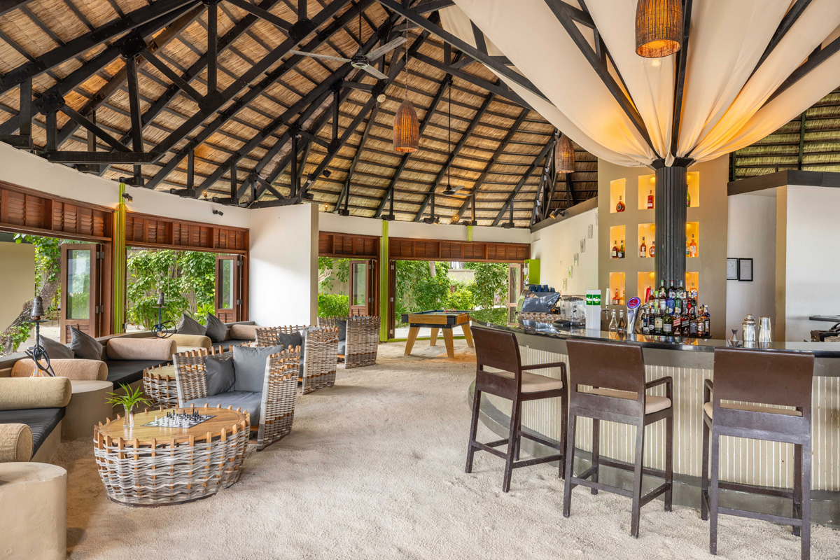Kuredhi Pool Bar