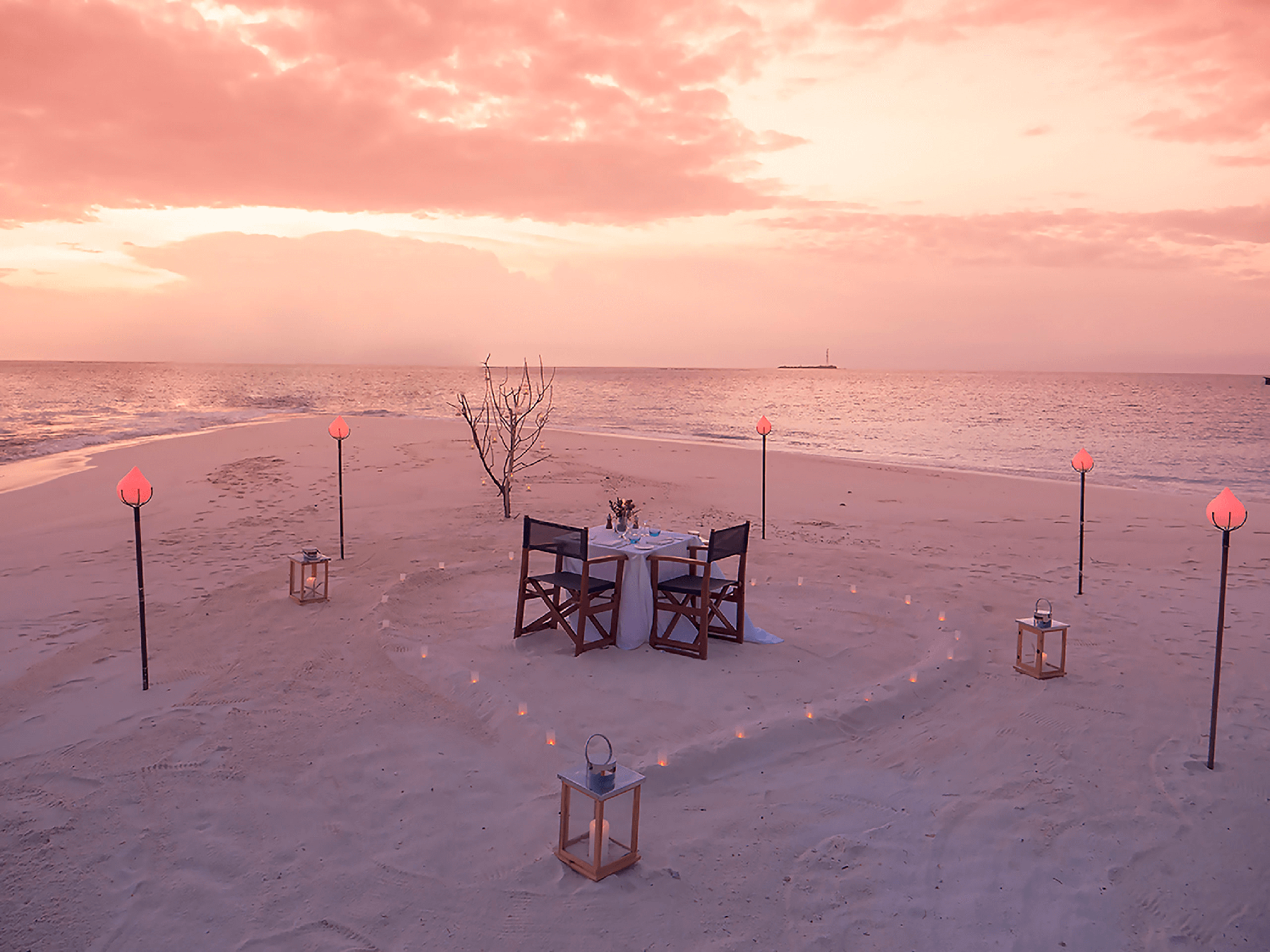 SANDBANK DINNER