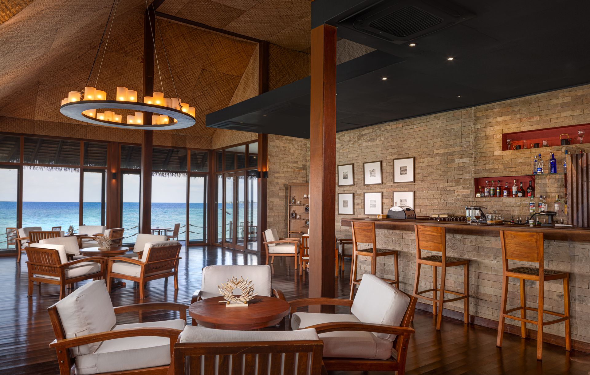 Water Villa Restaurant & Lounge