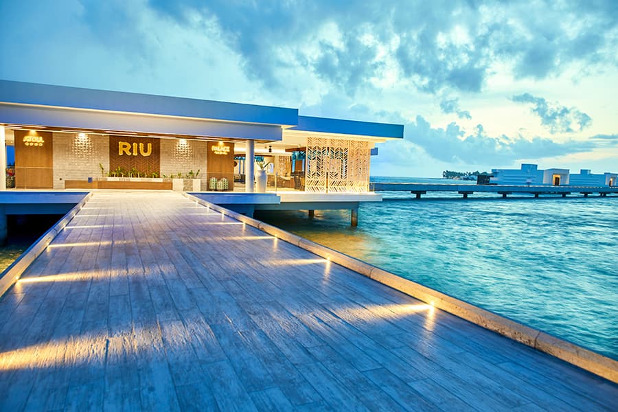 RIU Palace über der Lagune