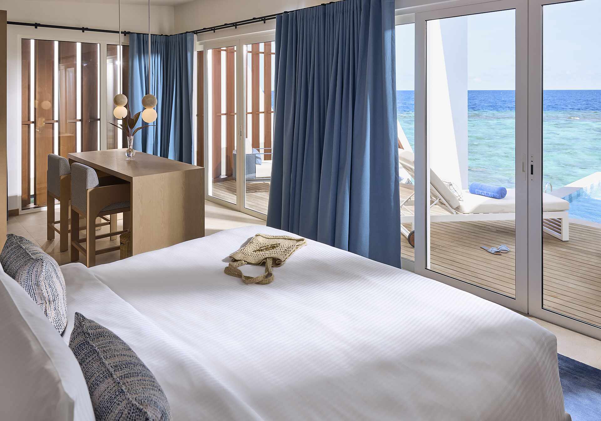 Exclusive Reef Water Villa mit Pool