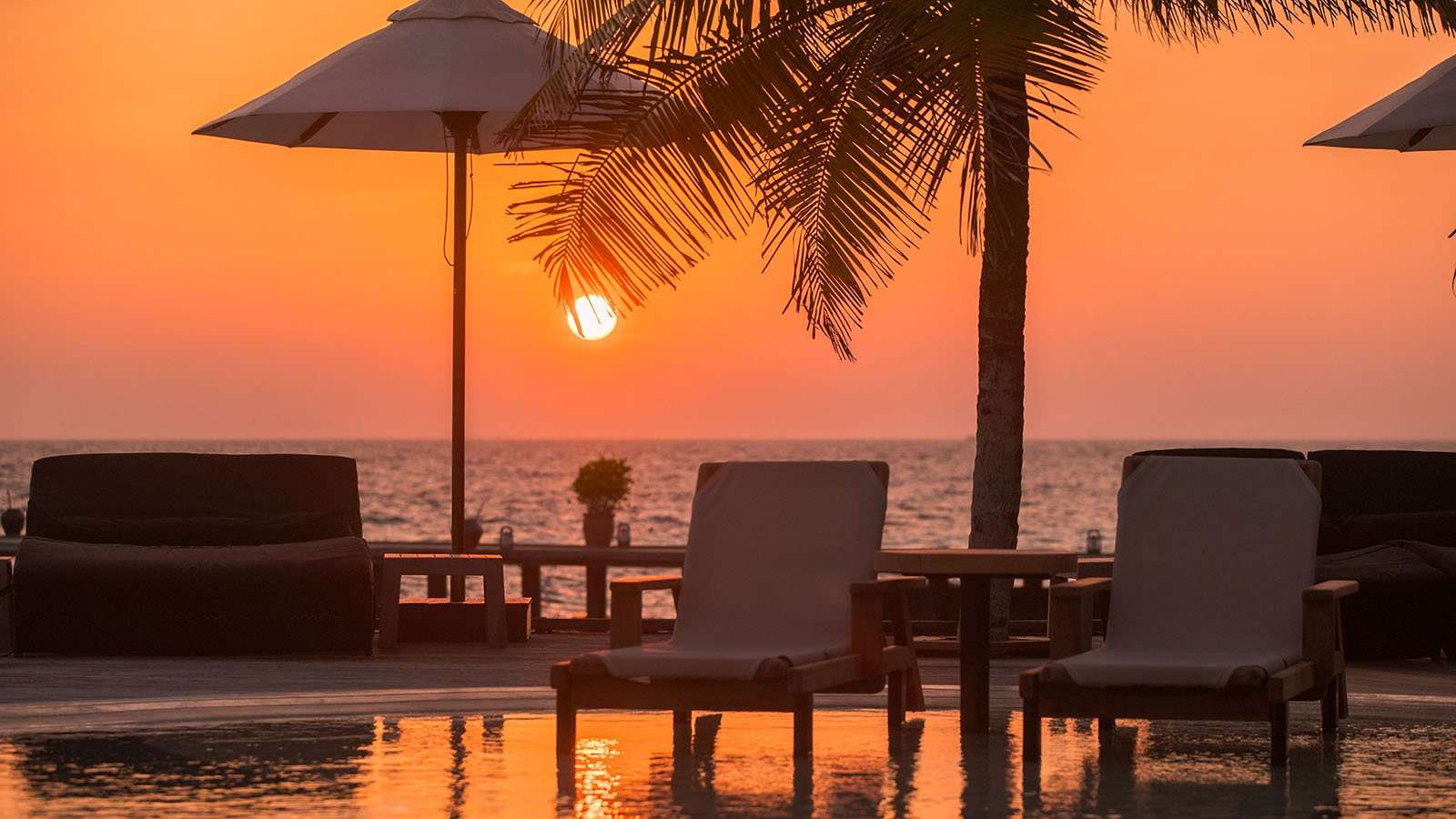 Infinity-Pool bei Sonnenuntergang