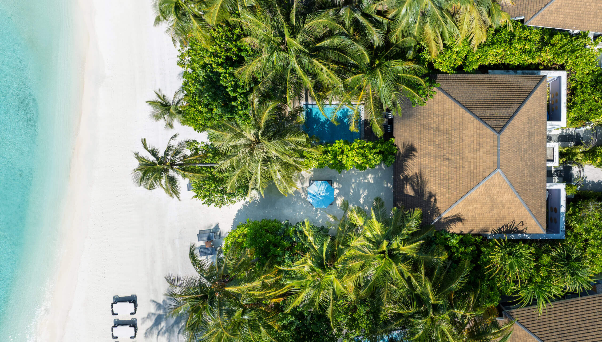 Strandvilla mit Pool