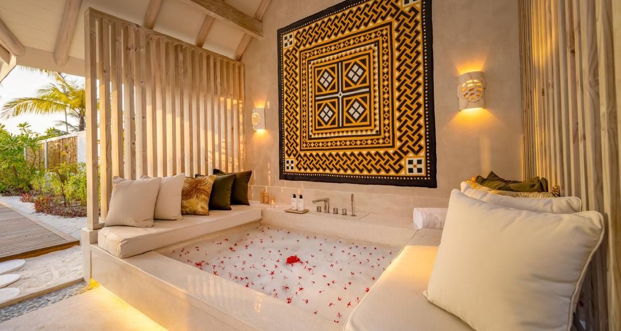 Interieur einer Familien-Strandpoolvilla