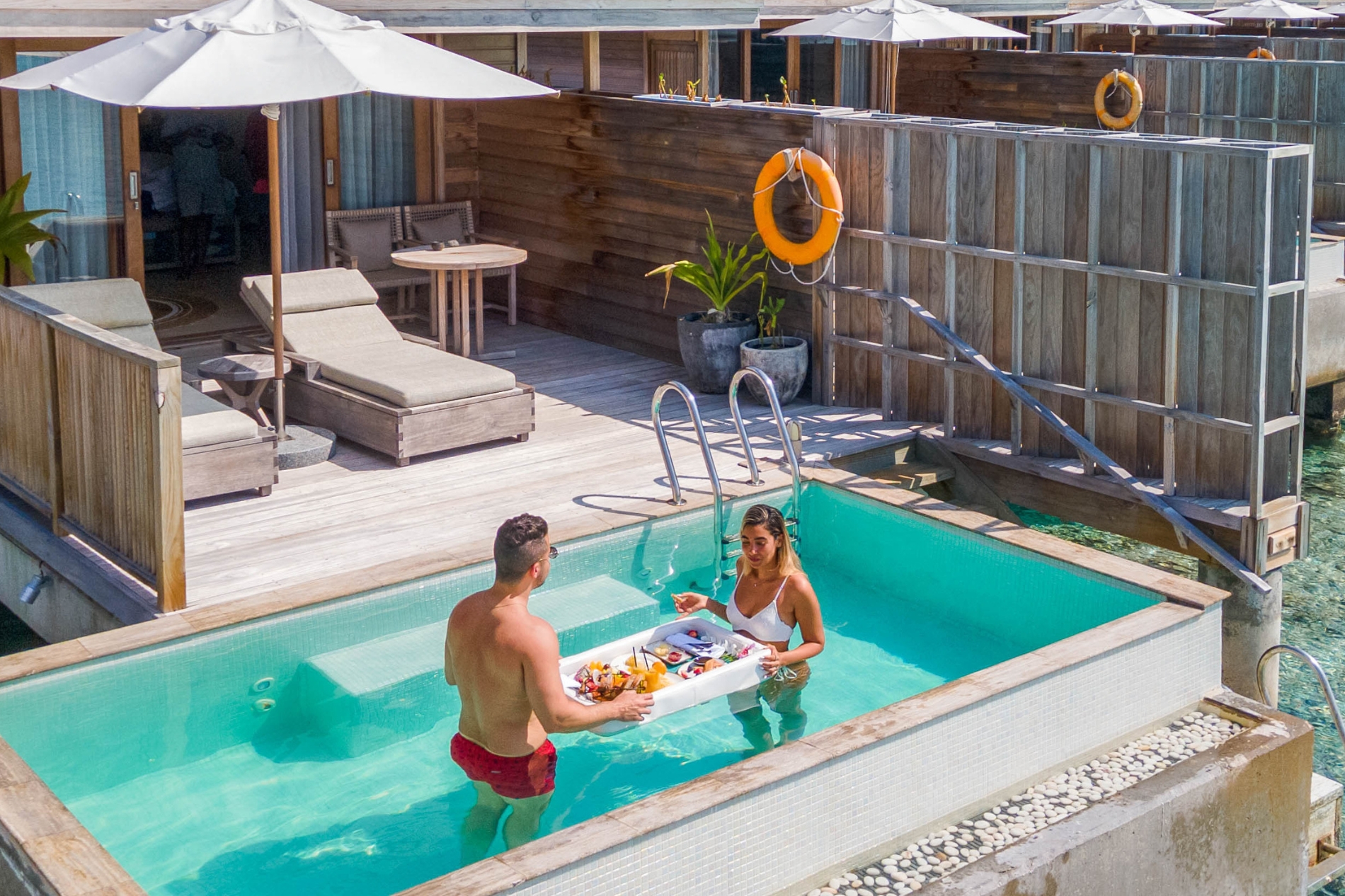 Frühstück am privaten Pool