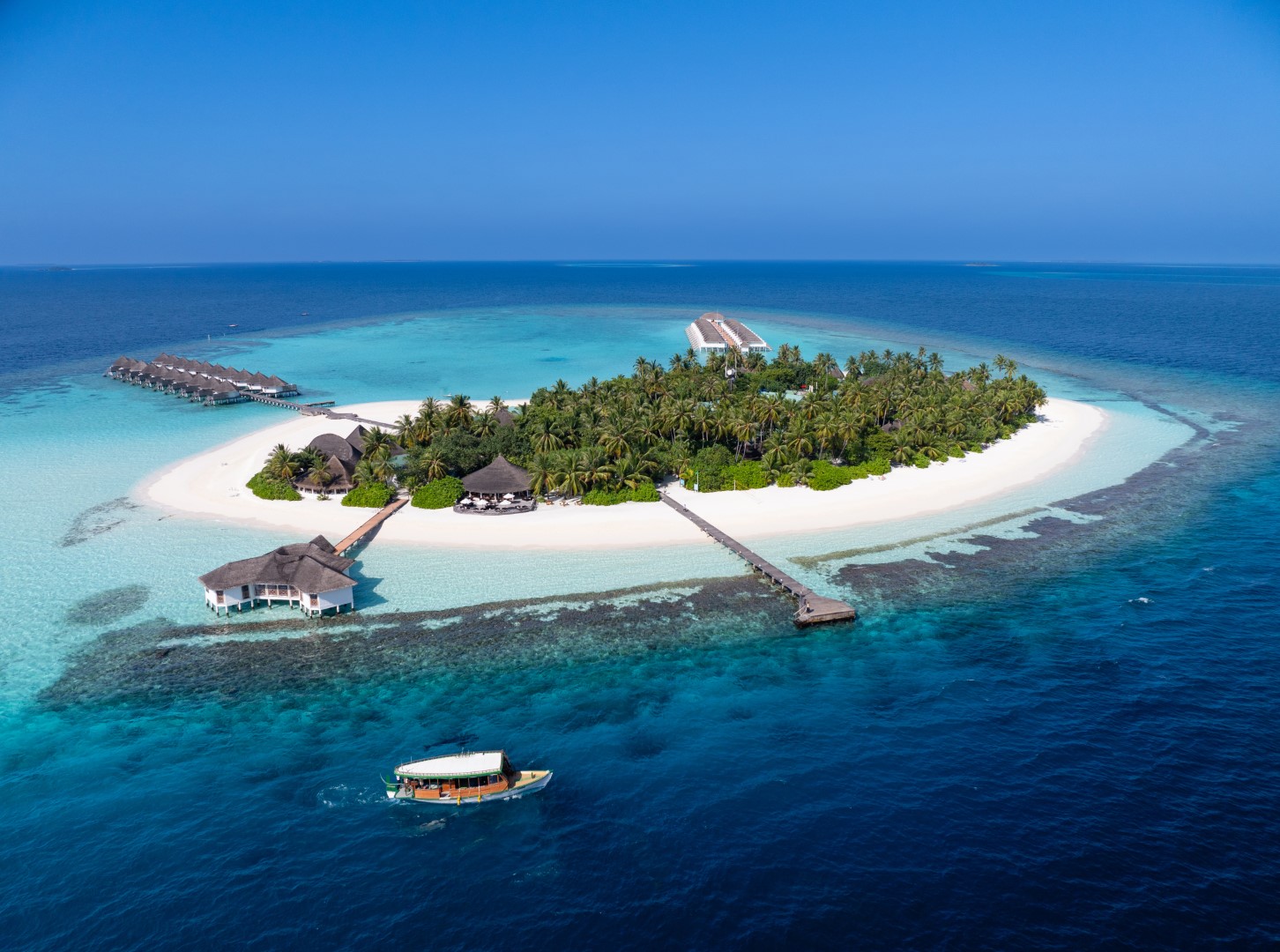 Angaga Island Resort aus der Luft