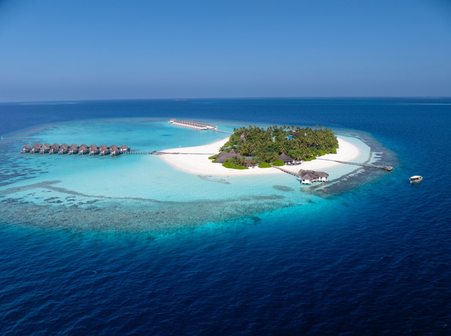 Strand und Palmen auf Angaga