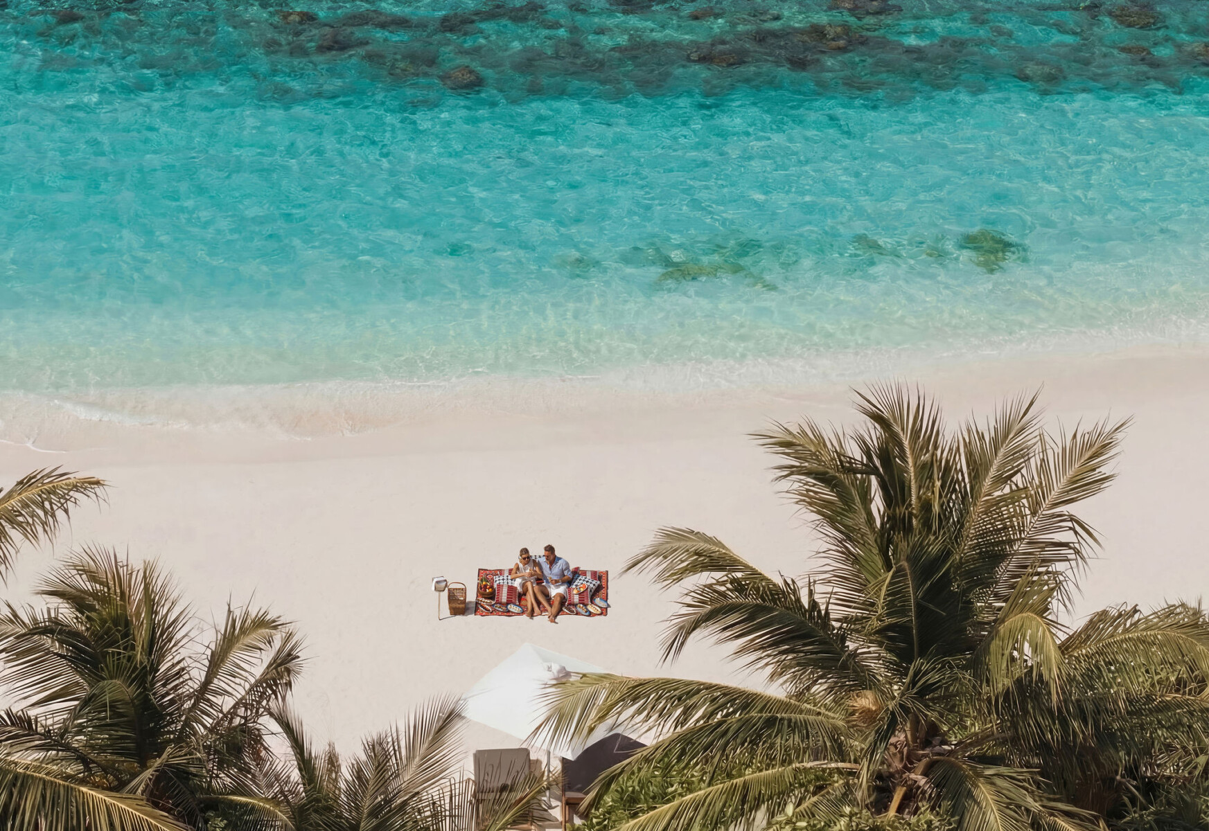 Strand und Lagune des InterContinental Maldives