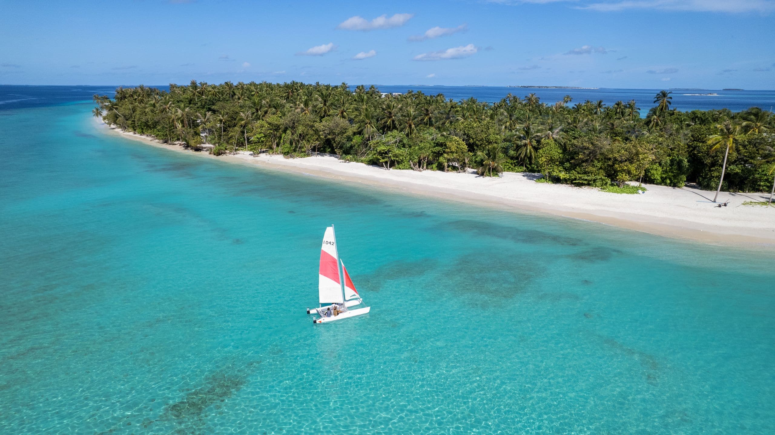 Katamaran vor der Insel