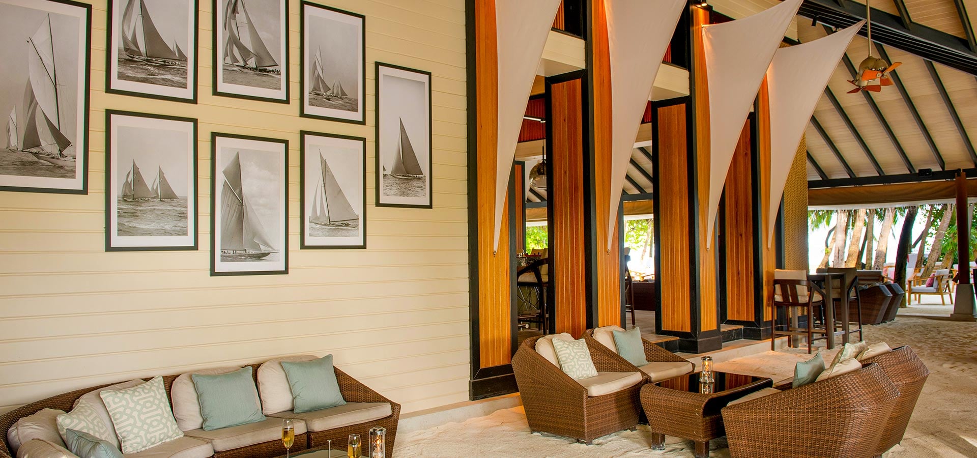 Baros Maldives – Lounge