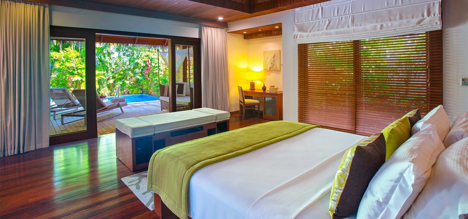 Baros Maldives – Villa am Strand