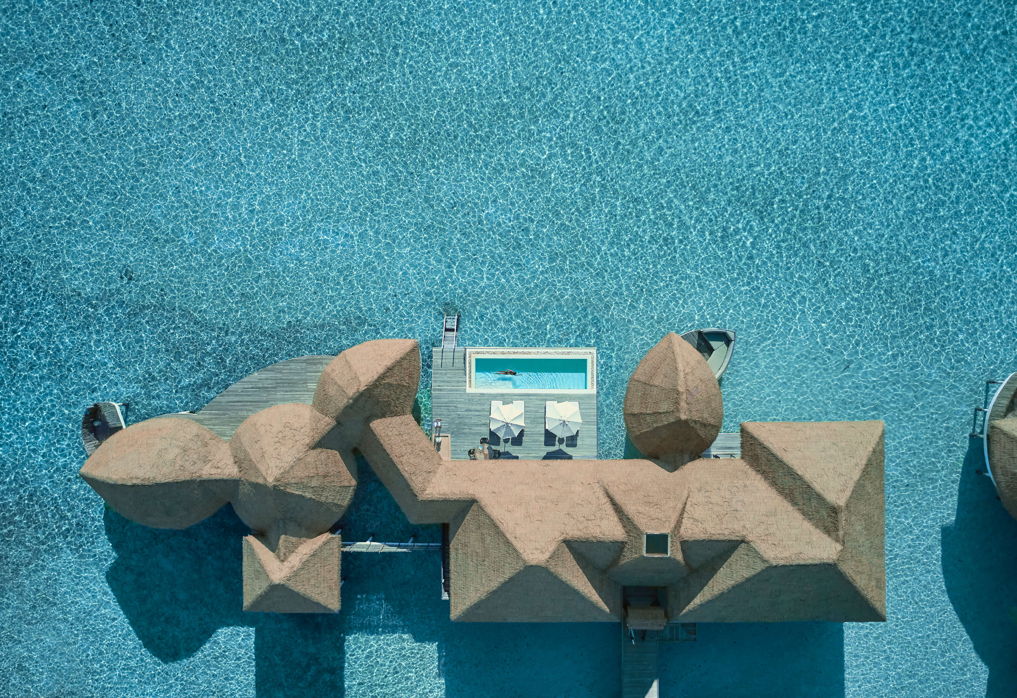 COMO Maalifushi – Overwater-Villen aus der Luft