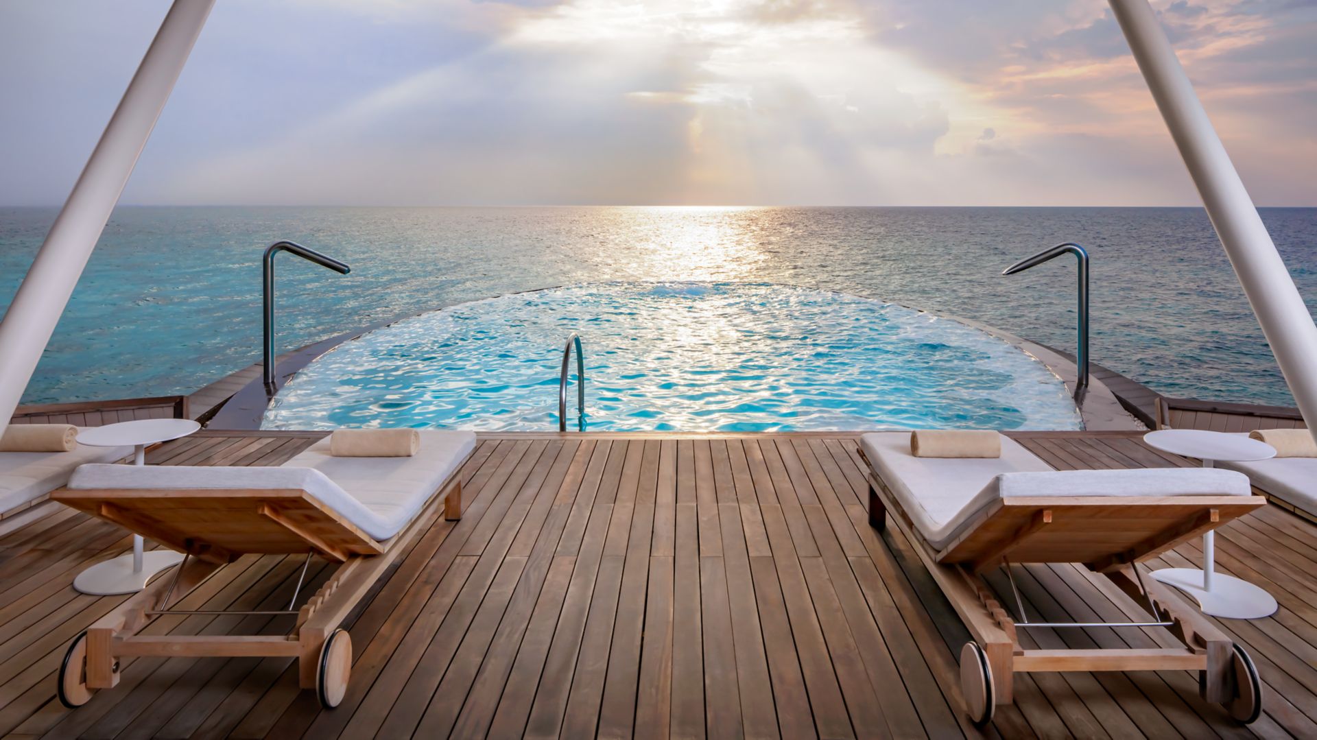 Blue Hole Hydrotherapiepool im Iridium Spa