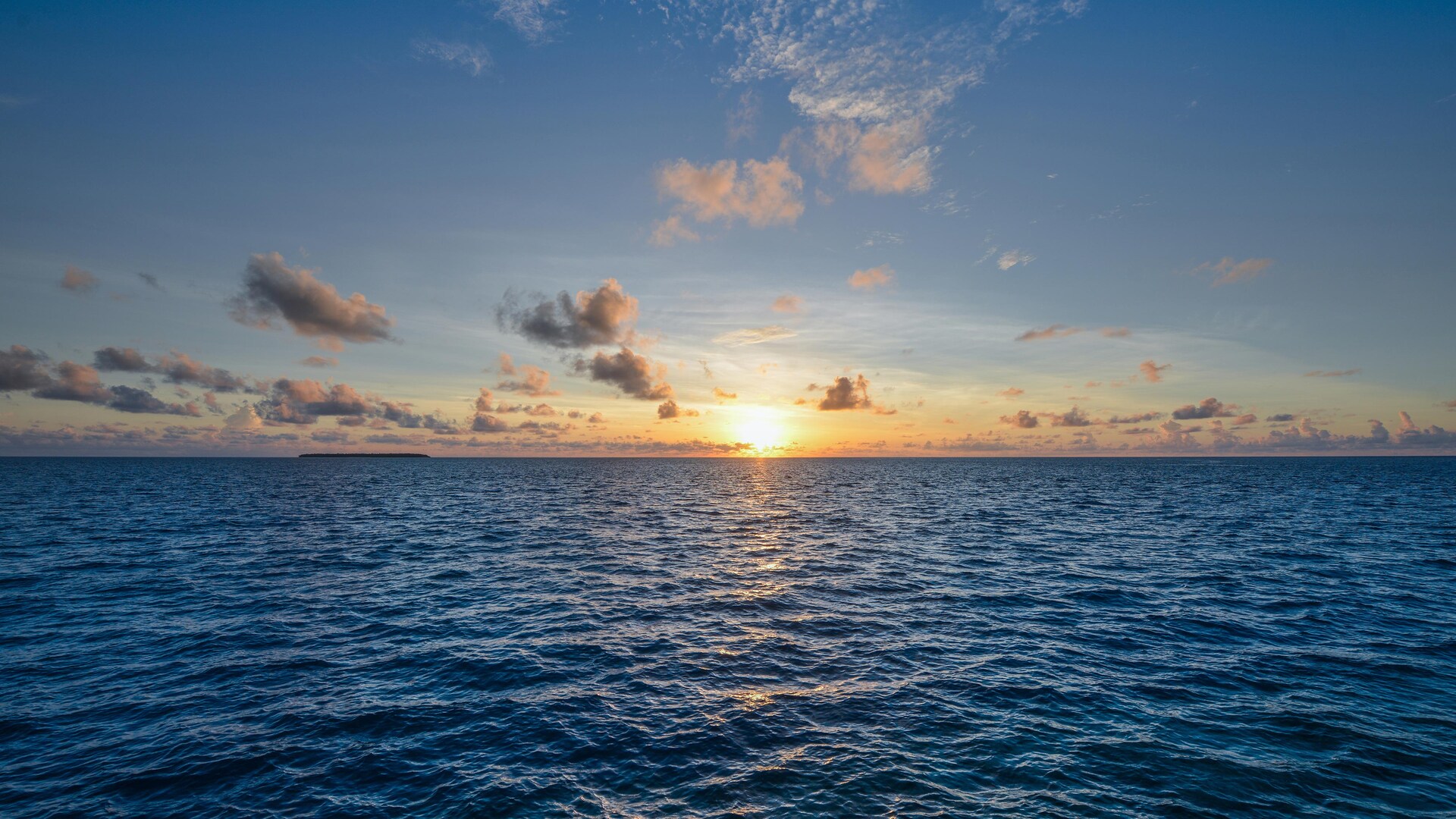 Sonnenuntergang über dem Indischen Ozean