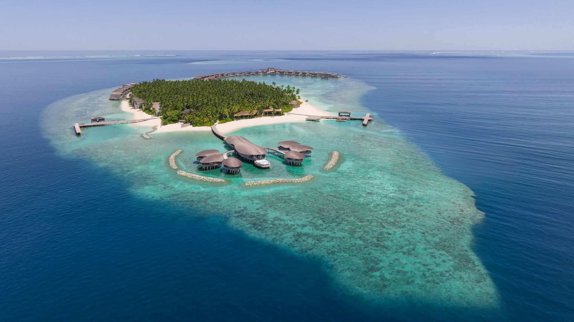 Iridium Spa über der Lagune