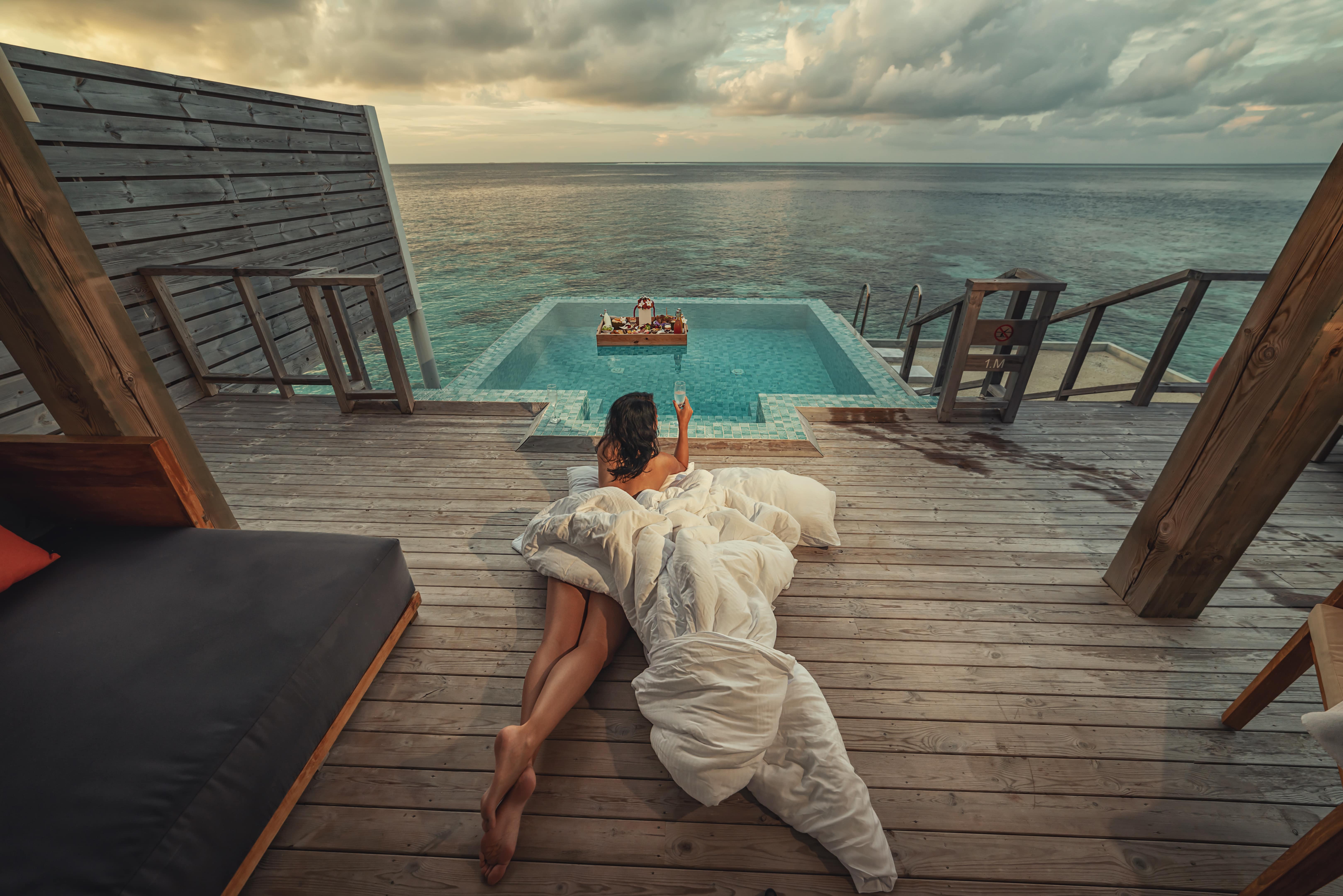 Privater Pool mit Blick auf die Lagune