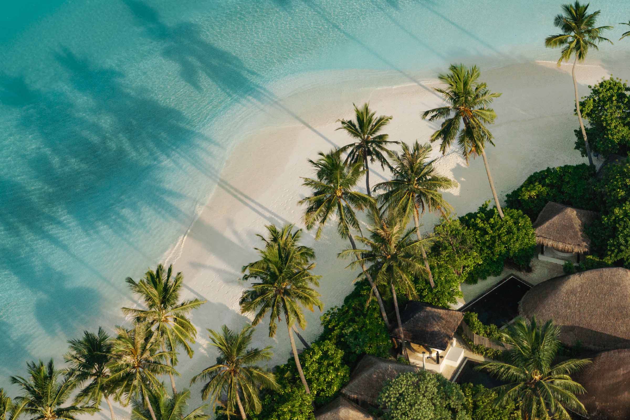 Strandabschnitt mit Blick über die Lagune