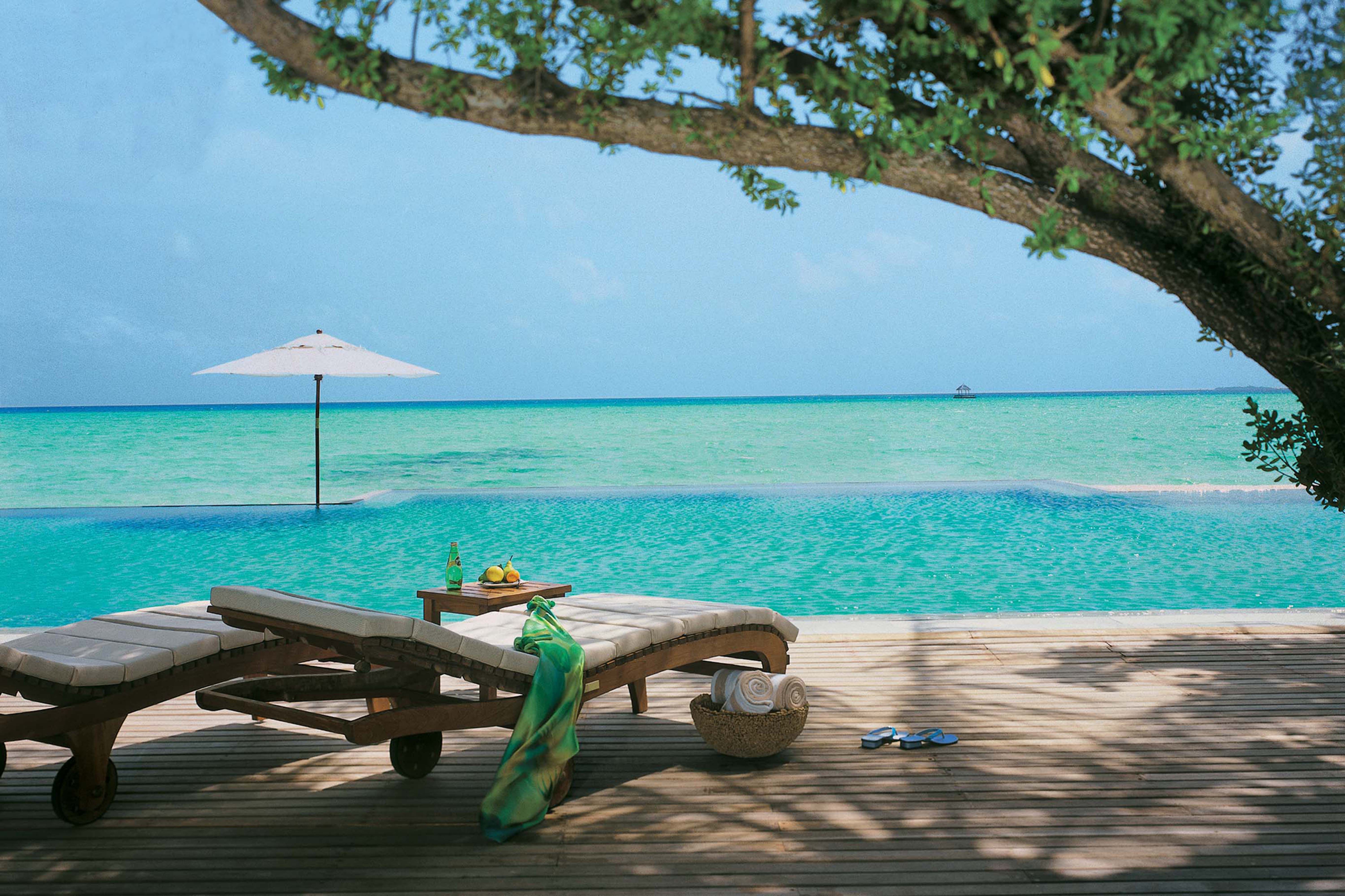 Lounge am Strand des Taj Exotica