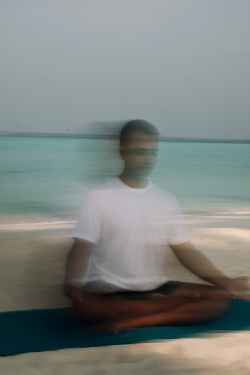 Yoga am Strand von Soneva Secret