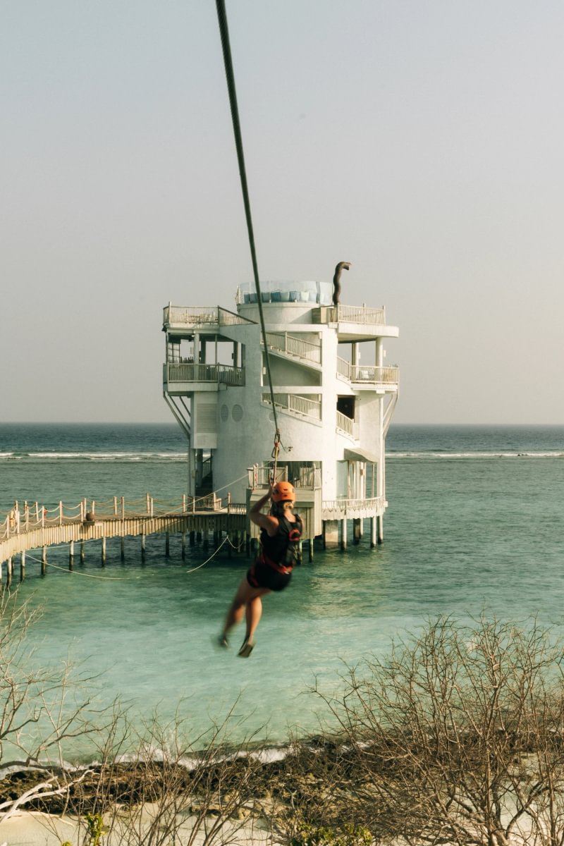 Zipline über dem Meer