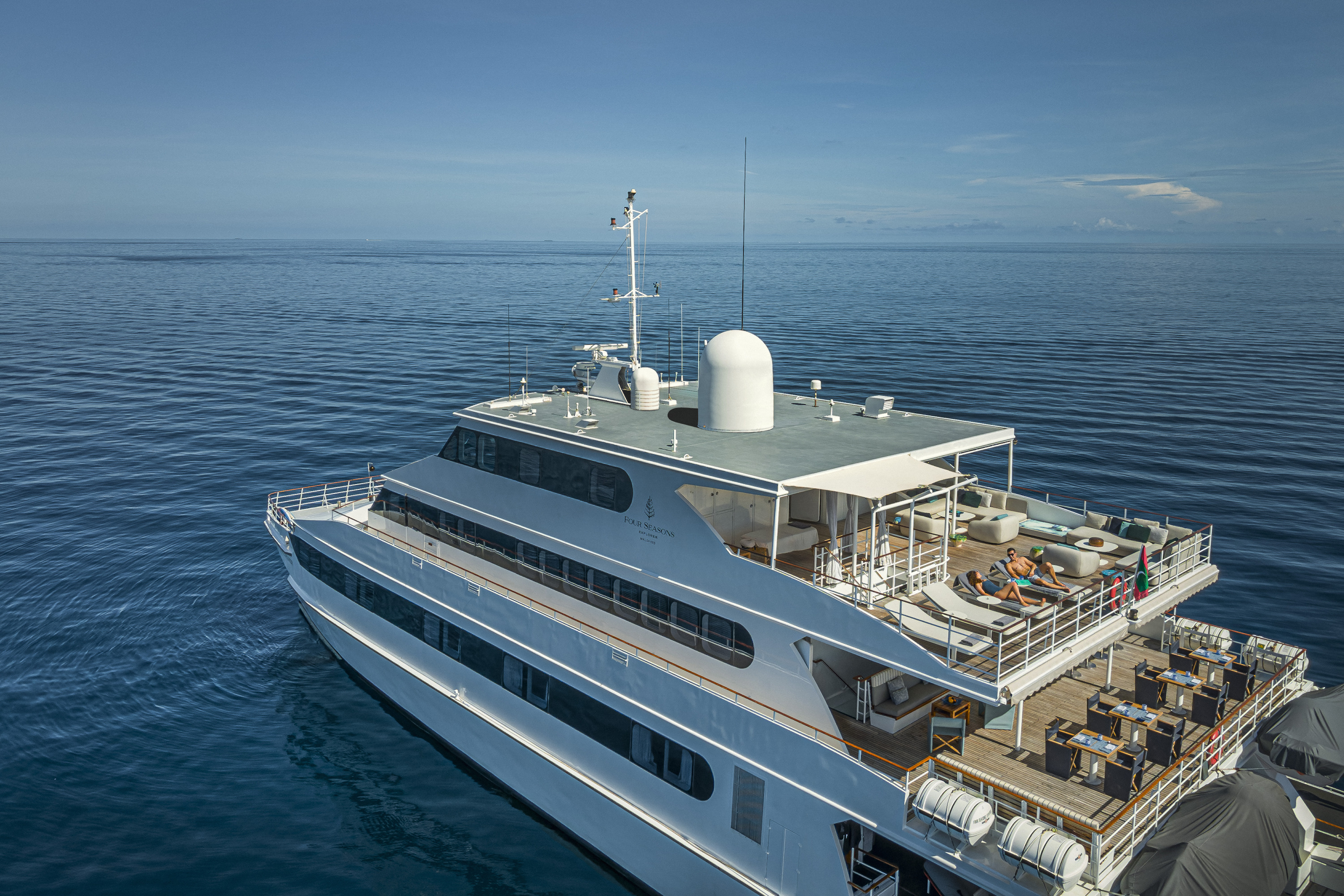 Four Seasons Explorer, Palau