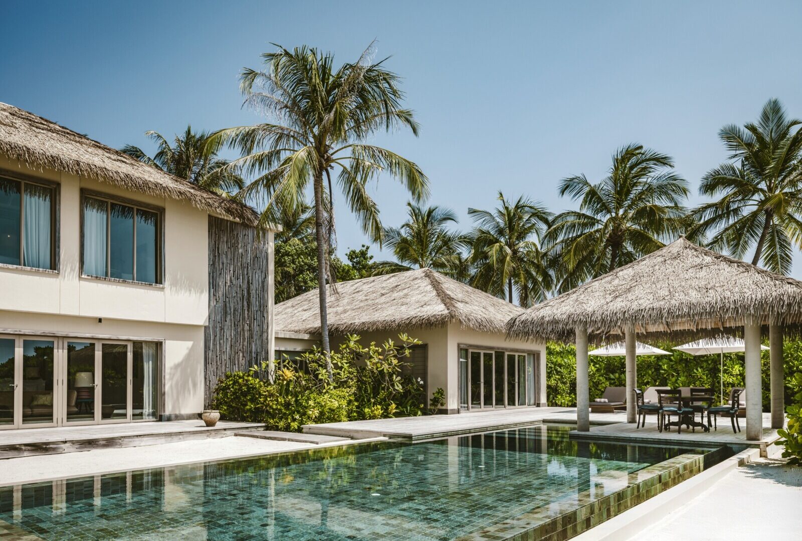 Strandresidenz direkt am Strand mit zwei Schlafzimmern, Pool und Club-Vorteilen - Bild 1