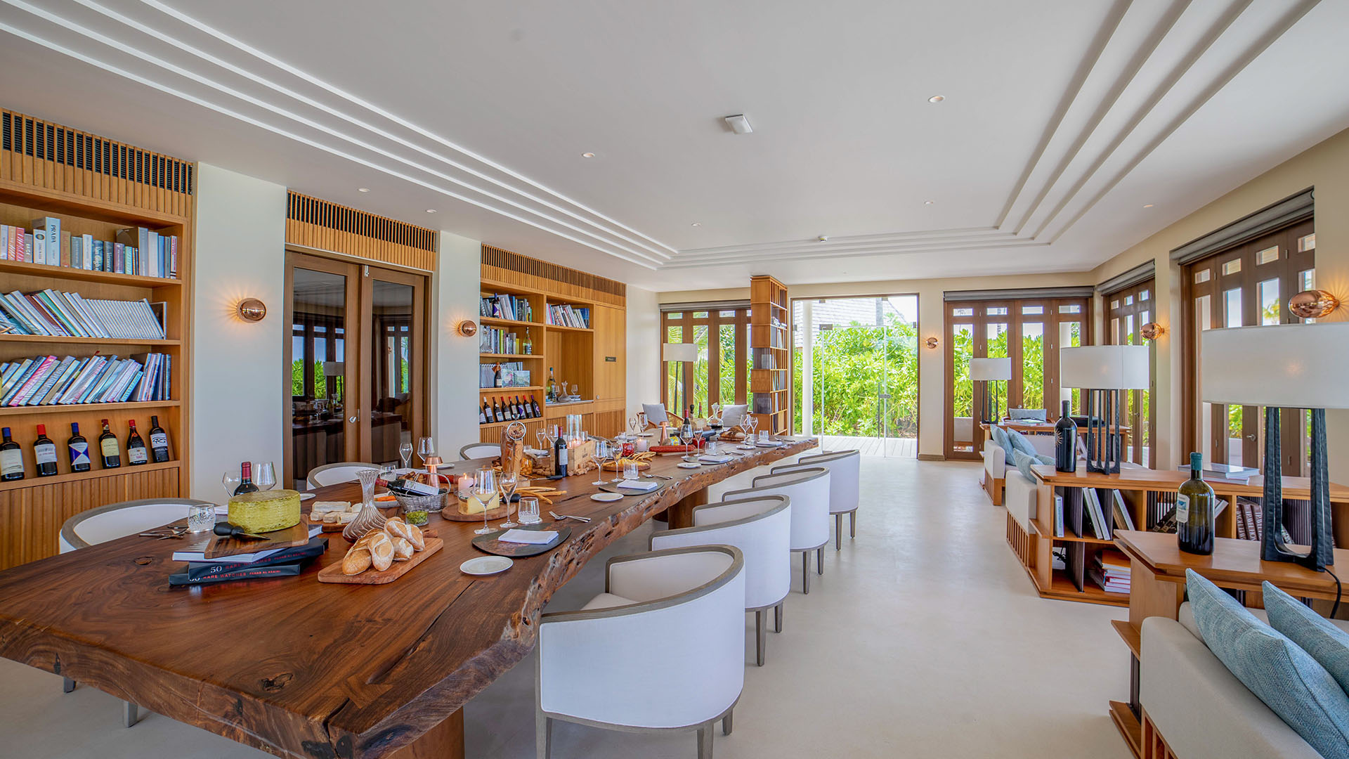 Gemeinsames Dinner in der Weinbibliothek