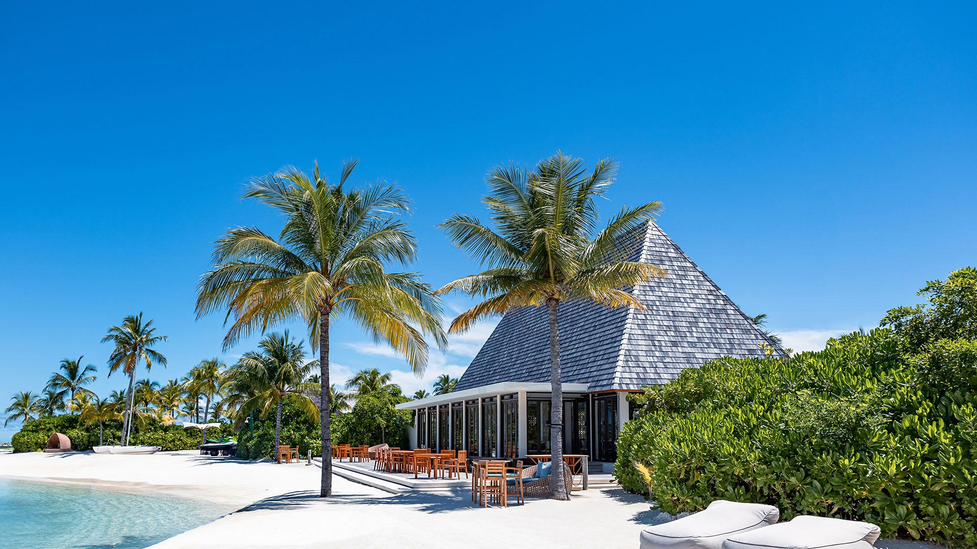 Mar-Umi zwischen Strand und Palmen
