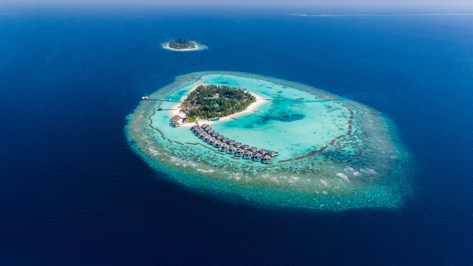 Insel und Wasservillen aus der Luft