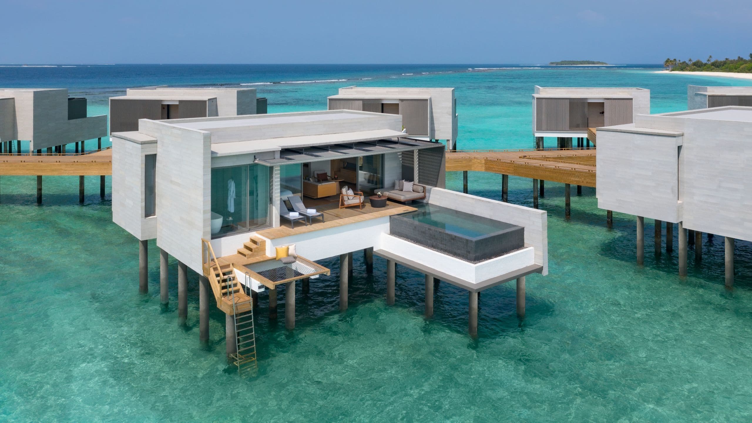 Wasservilla mit Pool über dem Ozean, einem Schlafzimmer und Kingsize-Bett - Bild 1
