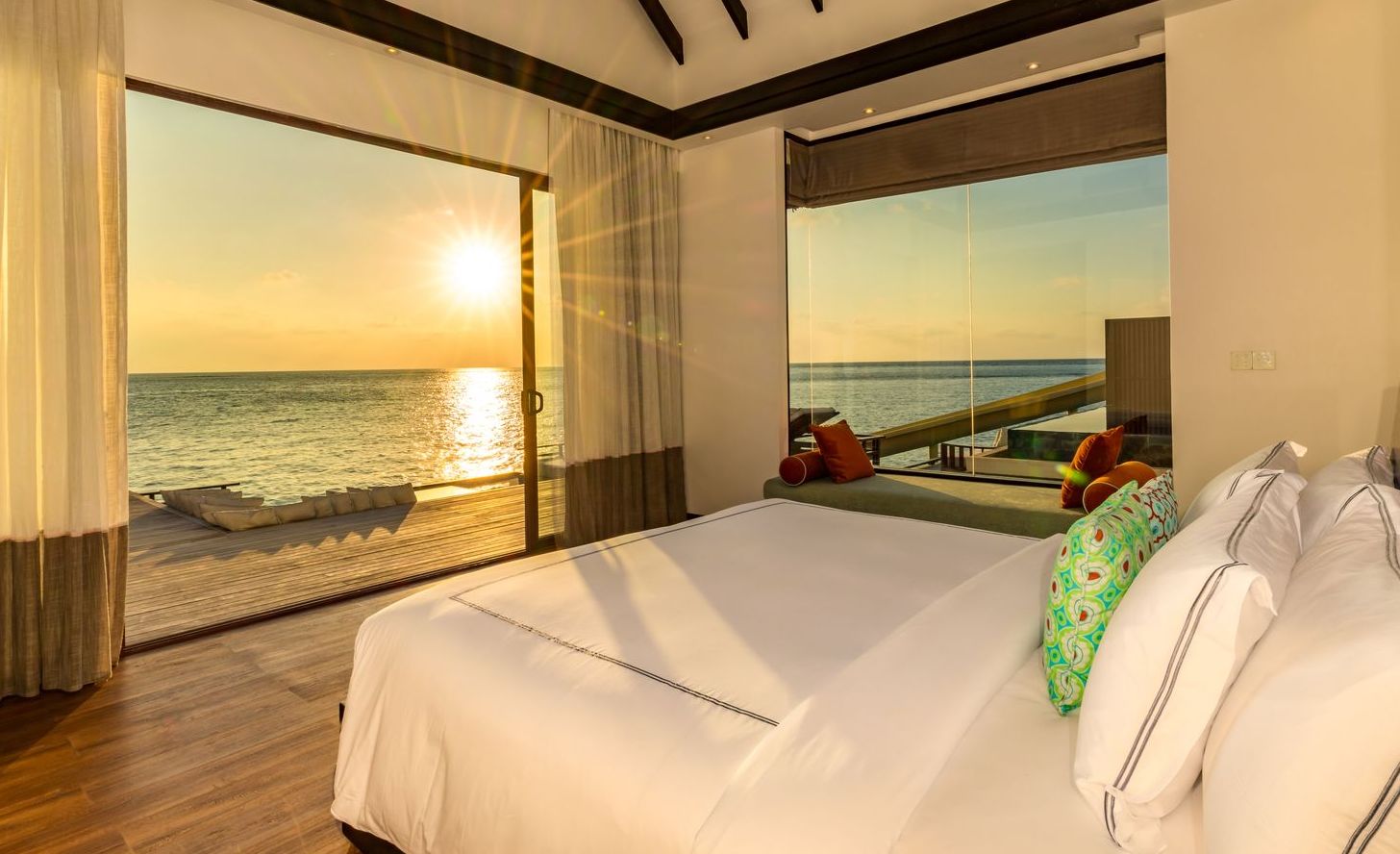 Schlafzimmer einer Überwasser-Poolresidenz
