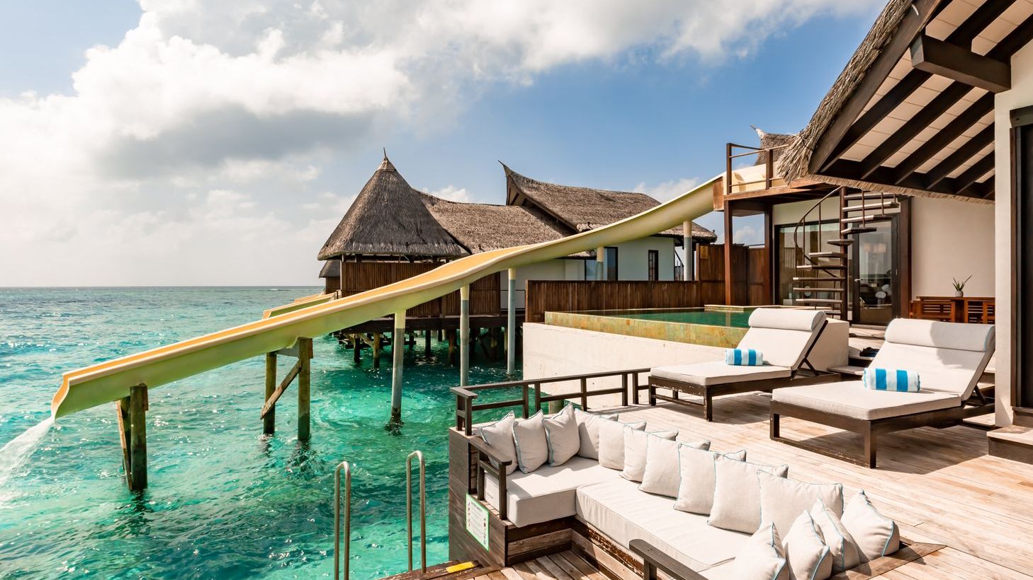 Überwasser-Poolsuite mit Rutsche - Bild 2