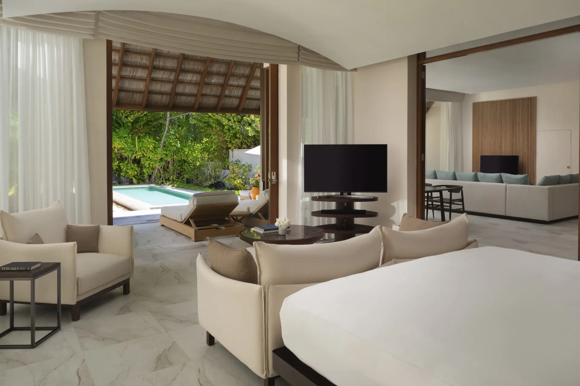 Strand-Suite mit drei Schlafzimmern und Pool - Bild 2