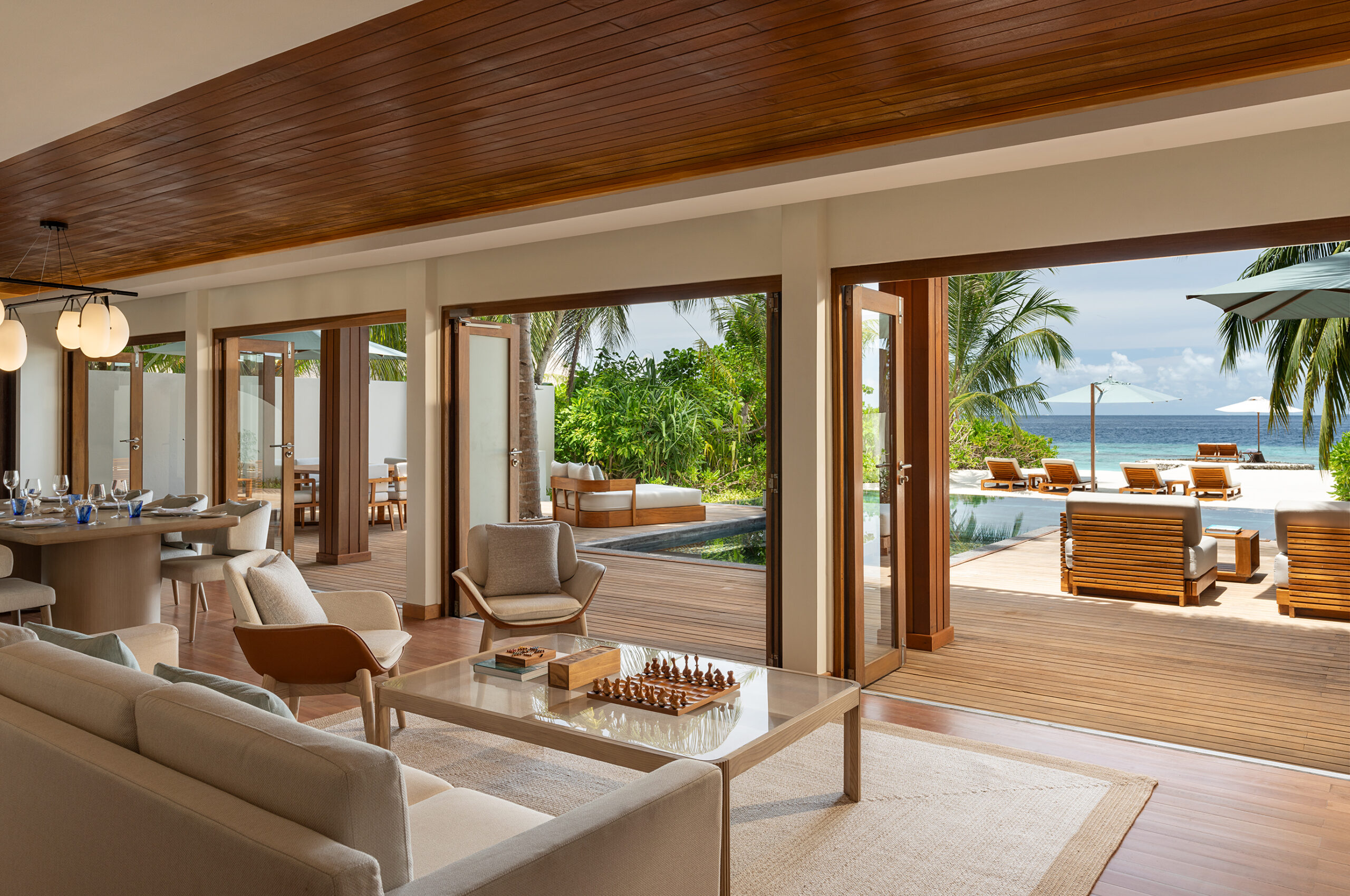 Strandhaus mit Pool und zwei Schlafzimmern - Bild 1